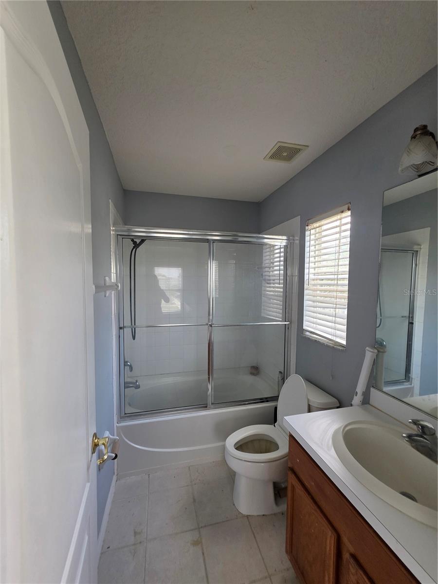 Image 23 of 27 For 13157 Kings Crossing Drive