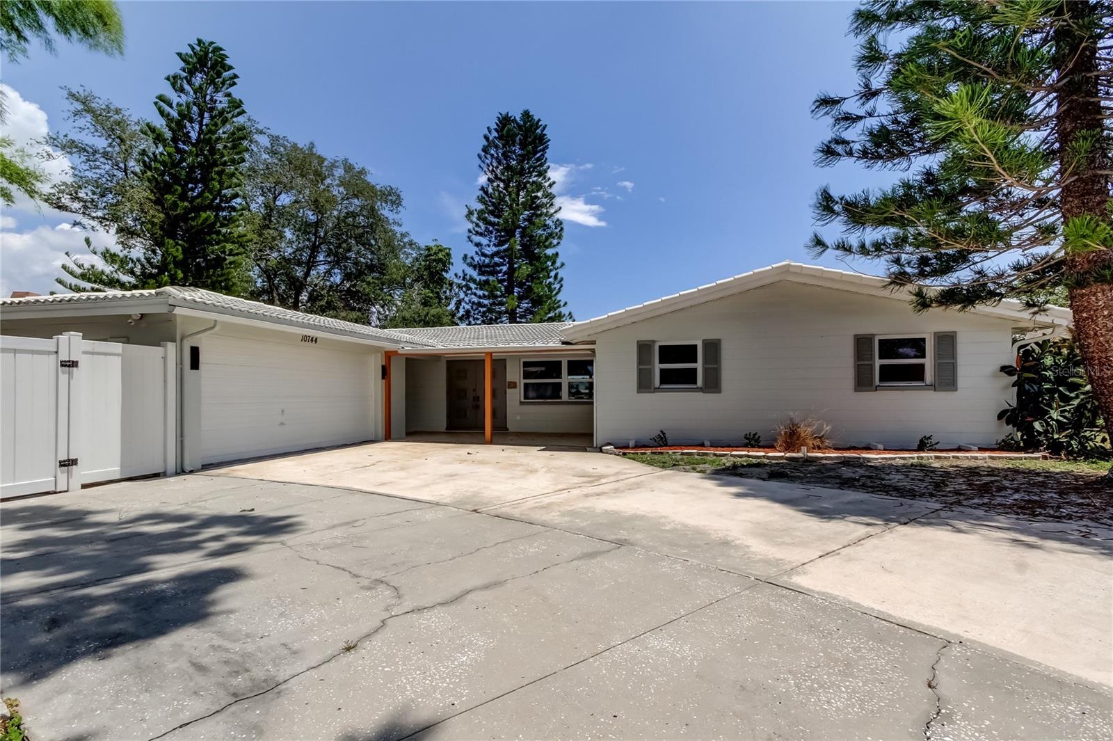 Details for 10744 Drummond Road, TAMPA, FL 33615