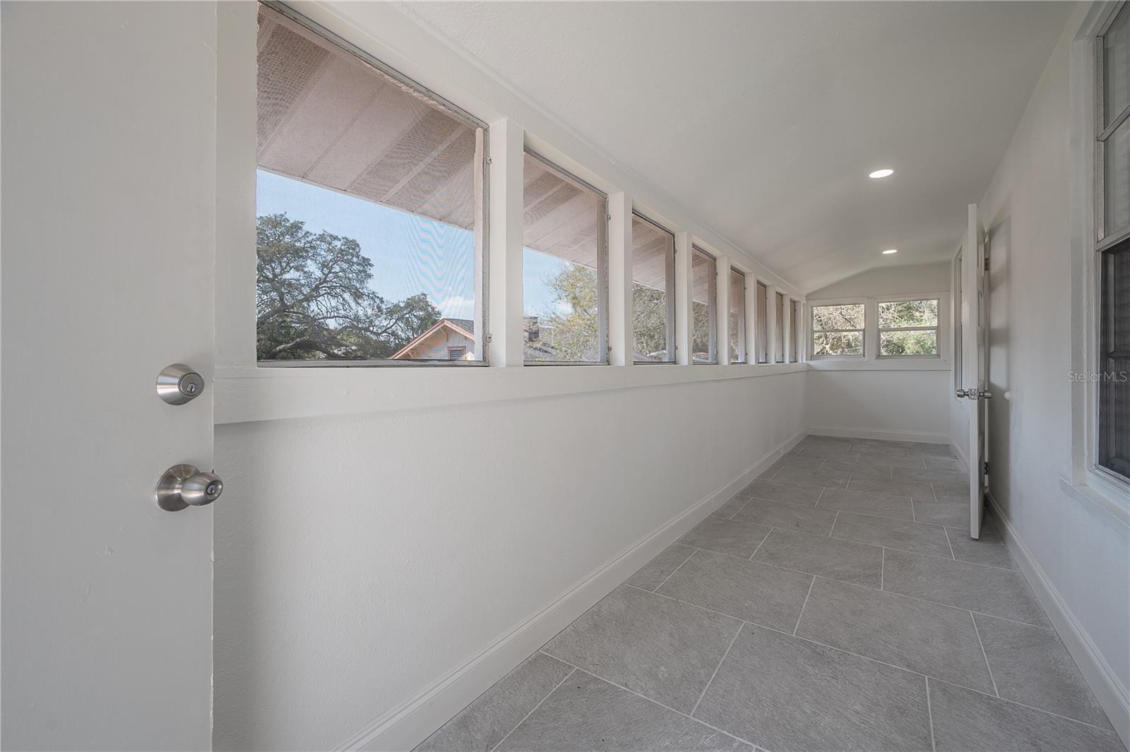 Image 2 of 19 For 916 Emma Street C
