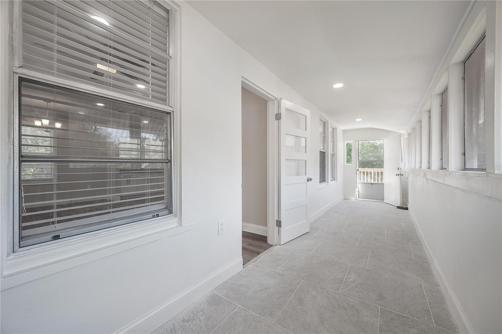 Image 3 of 19 For 916 Emma Street C