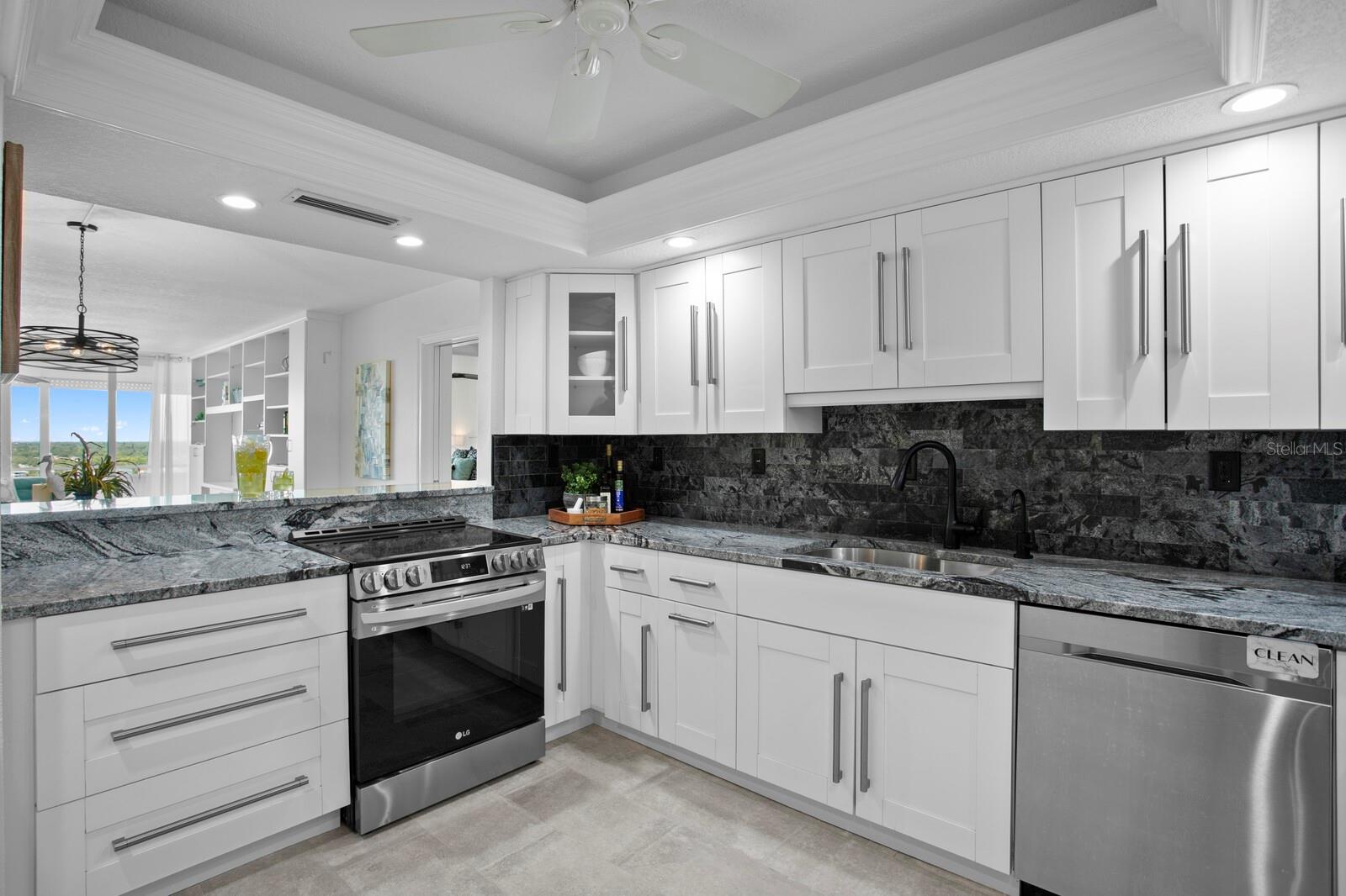 Image 13 of 100 For 17920 Gulf Boulevard 1806