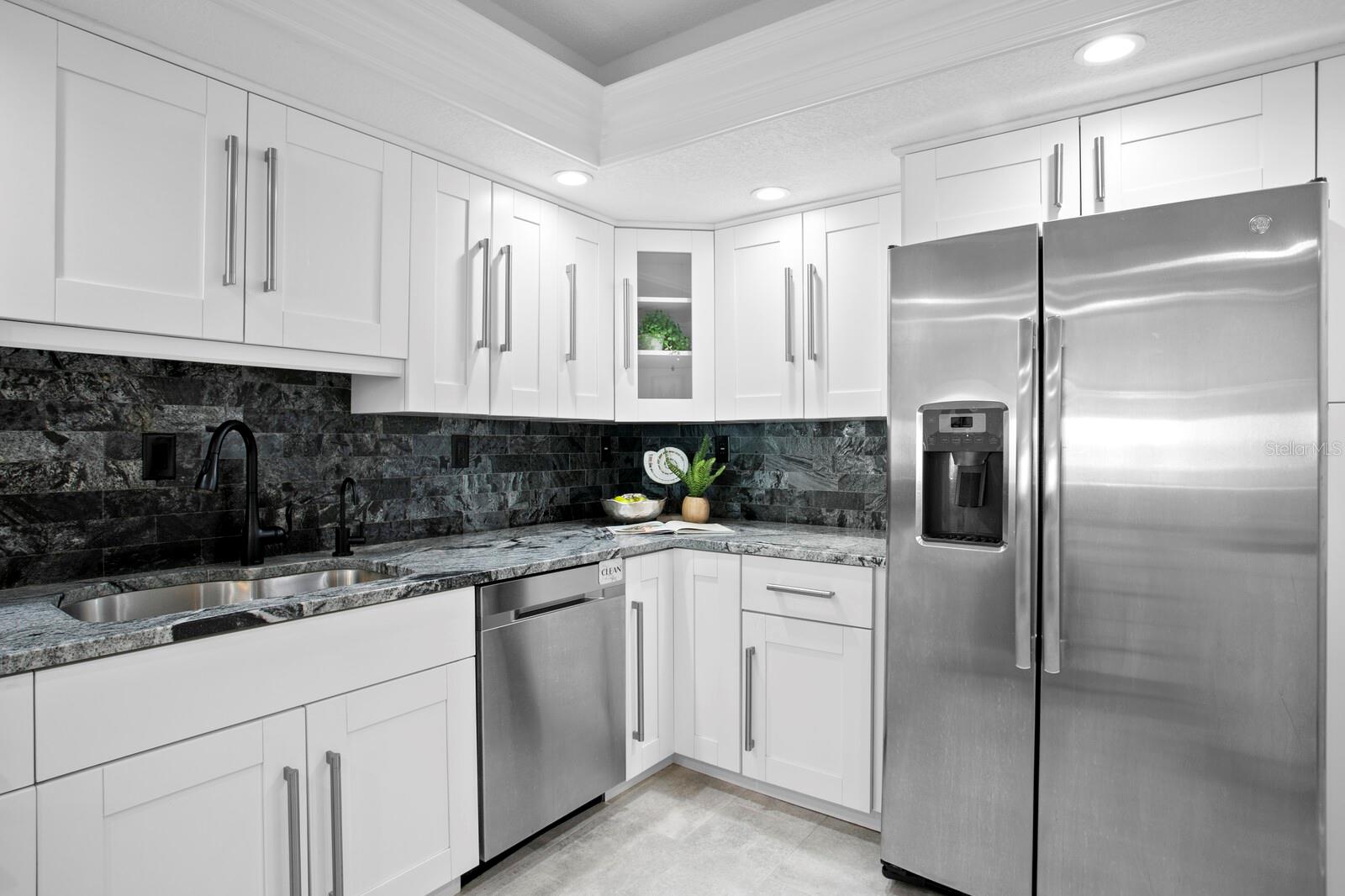 Image 17 of 100 For 17920 Gulf Boulevard 1806