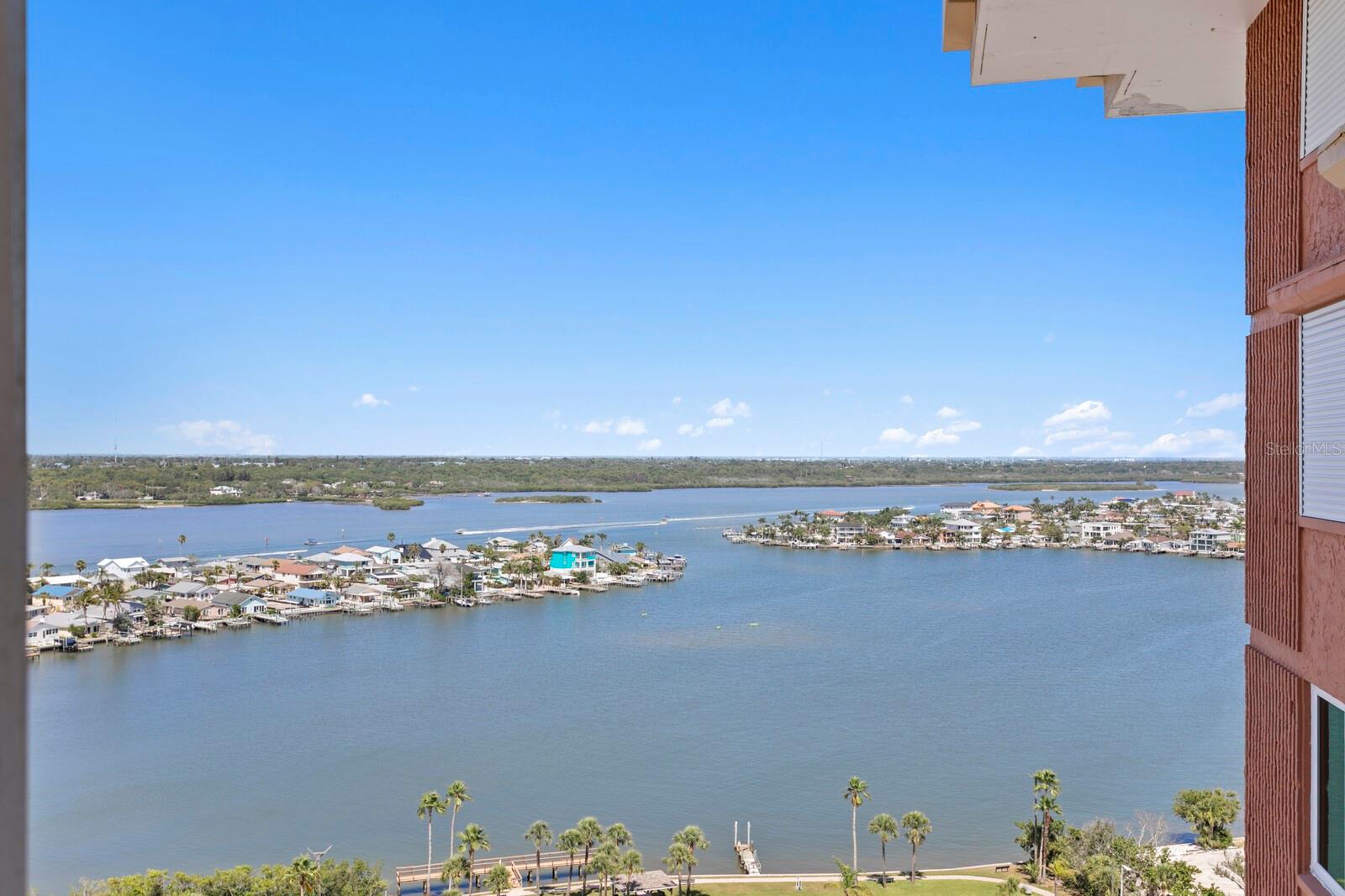 Image 4 of 100 For 17920 Gulf Boulevard 1806