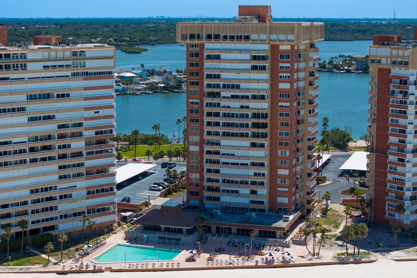 Image 44 of 100 For 17920 Gulf Boulevard 1806