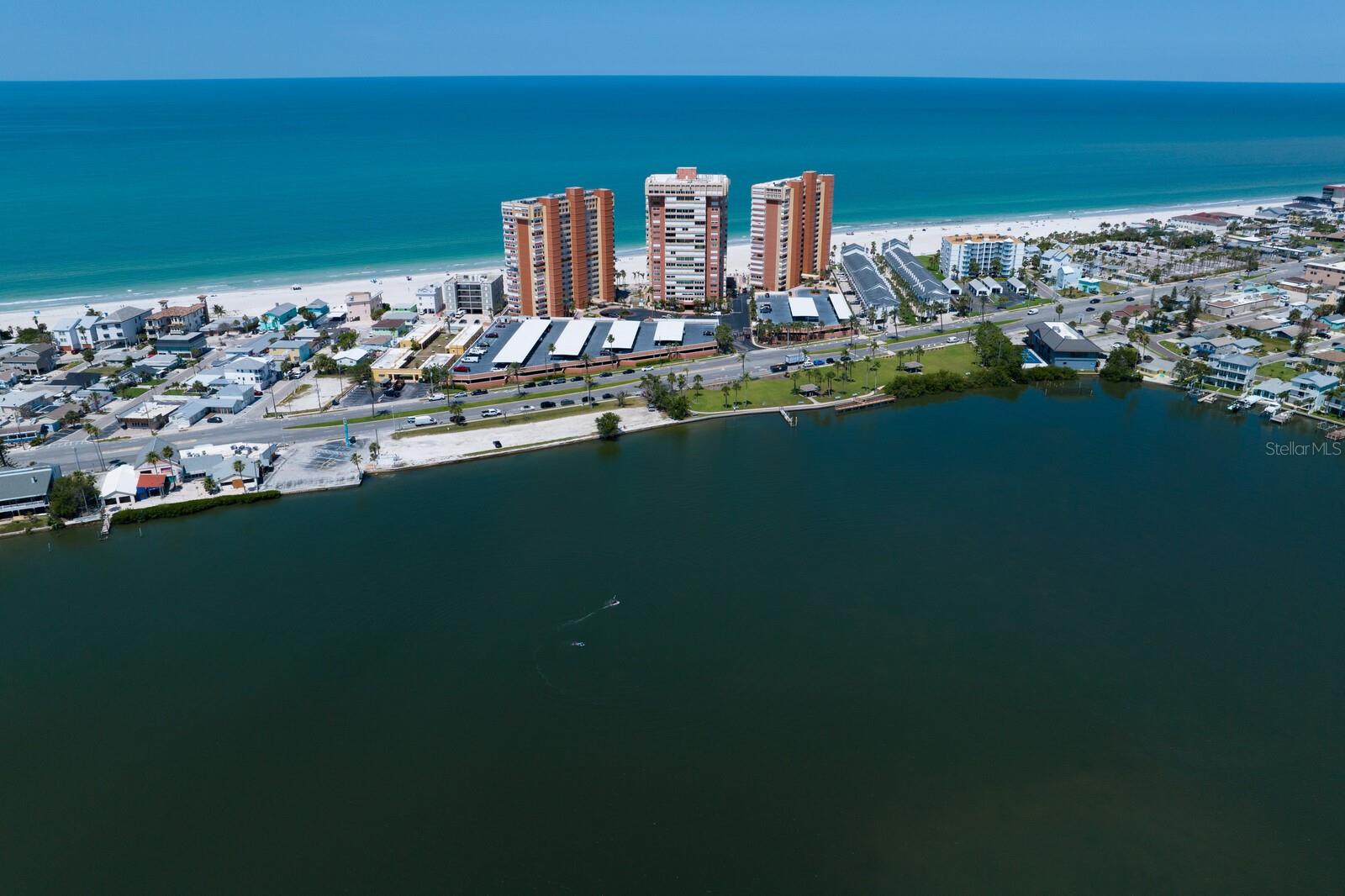 Image 8 of 100 For 17920 Gulf Boulevard 1806