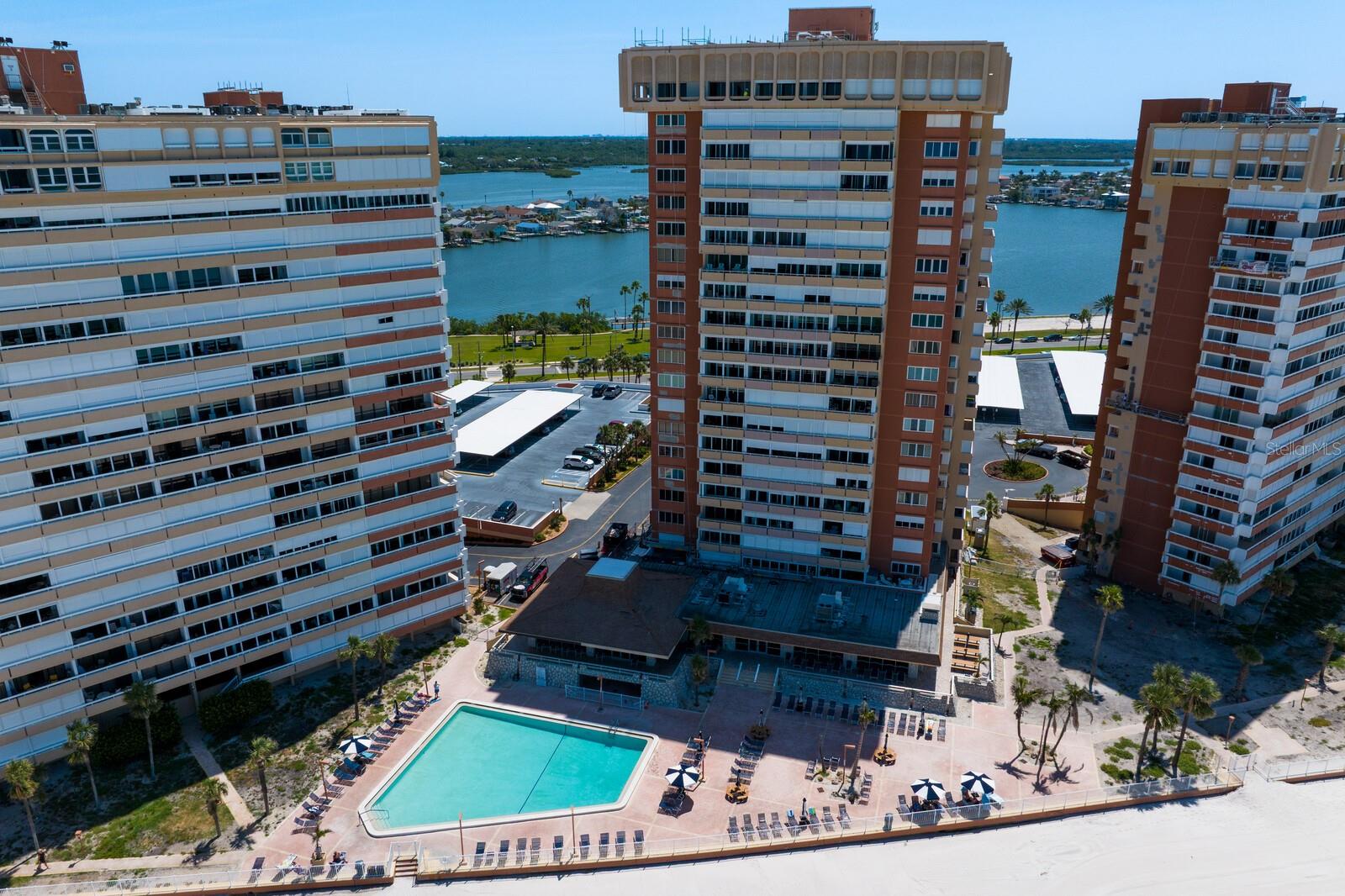Image 83 of 100 For 17920 Gulf Boulevard 1806