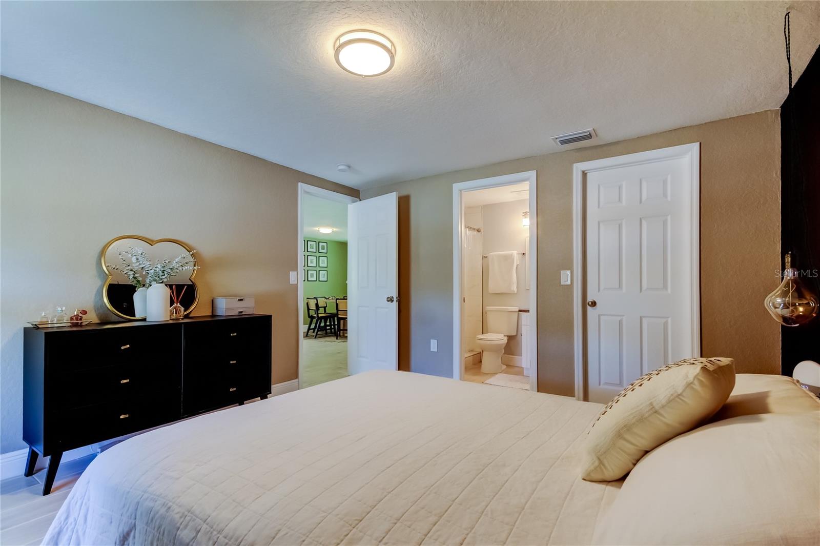 Image 16 of 40 For 2750 Edenwood Street