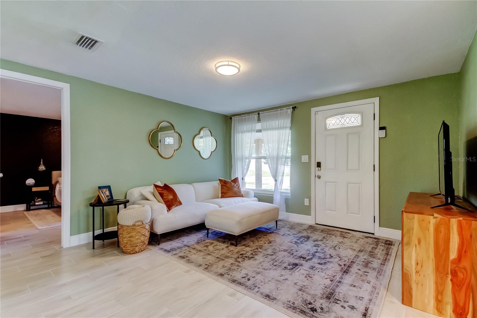 Image 6 of 40 For 2750 Edenwood Street
