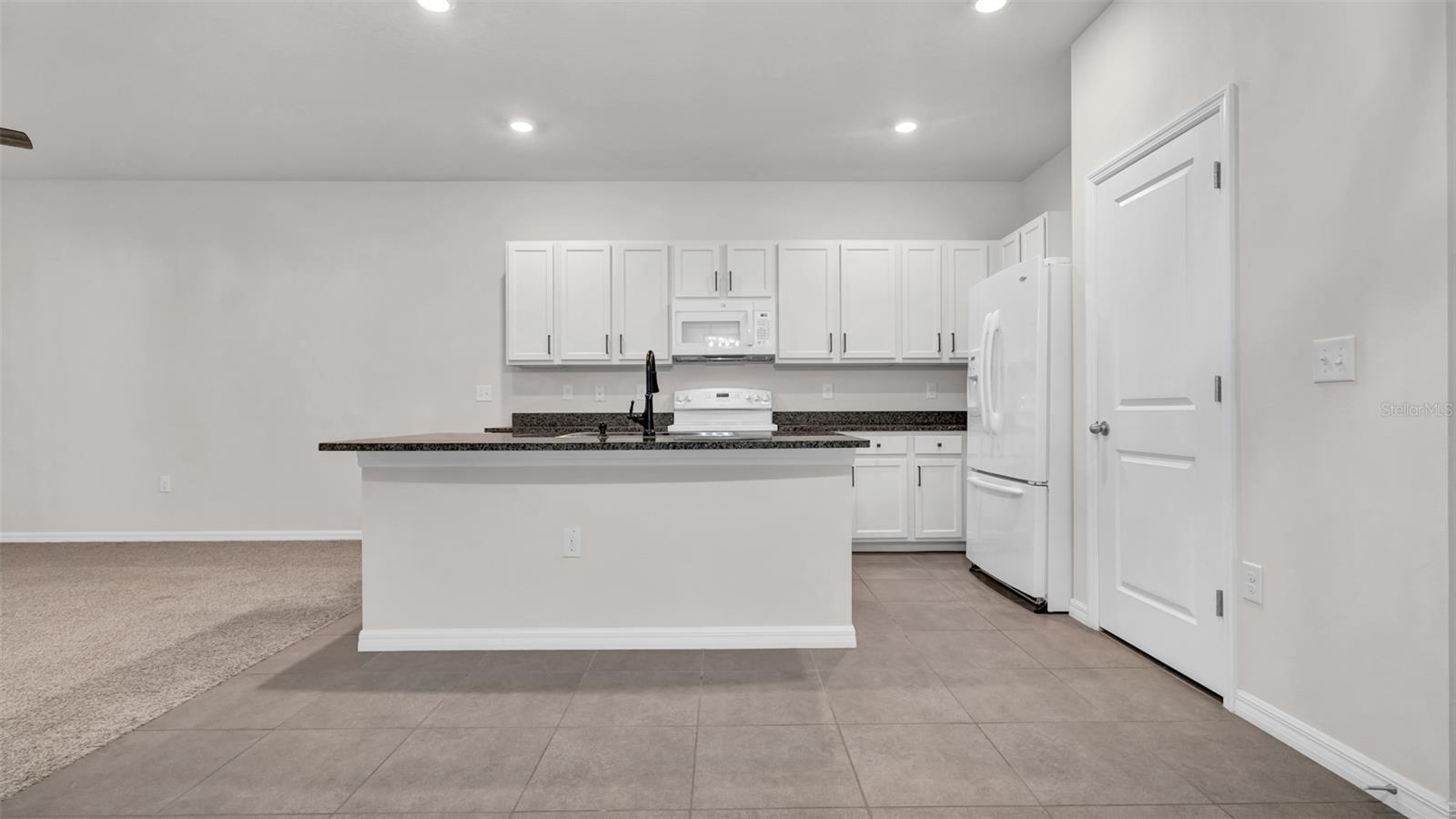 Image 11 of 40 For 2926 Suncoast Blend Drive