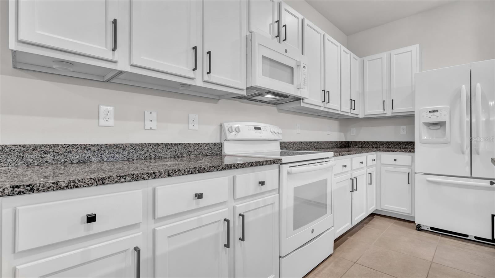 Image 13 of 40 For 2926 Suncoast Blend Drive