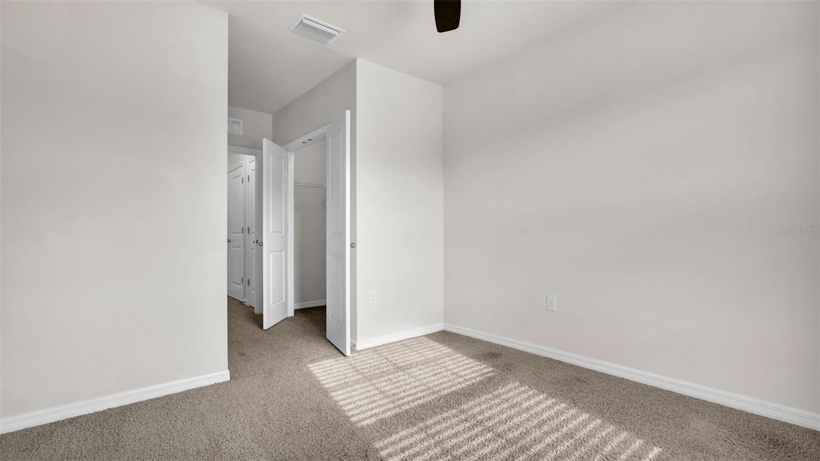 Image 31 of 40 For 2926 Suncoast Blend Drive