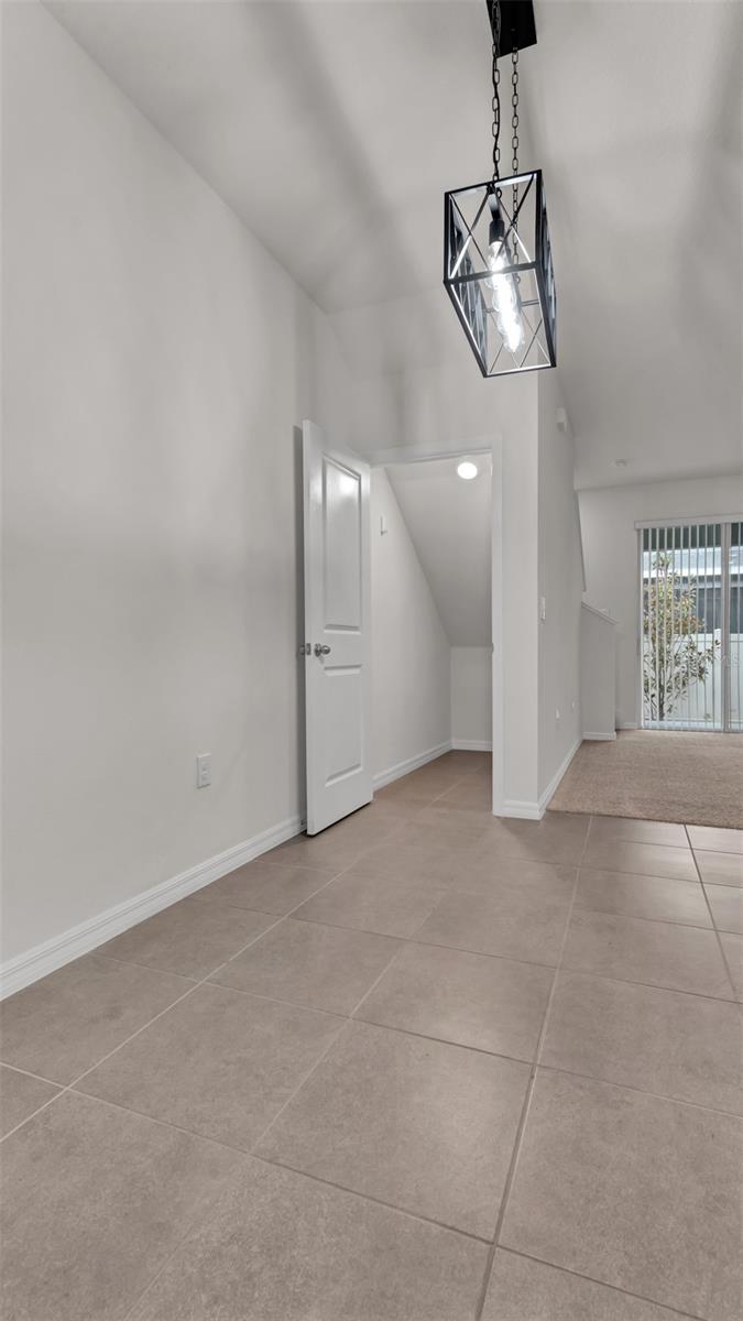 Image 34 of 40 For 2926 Suncoast Blend Drive