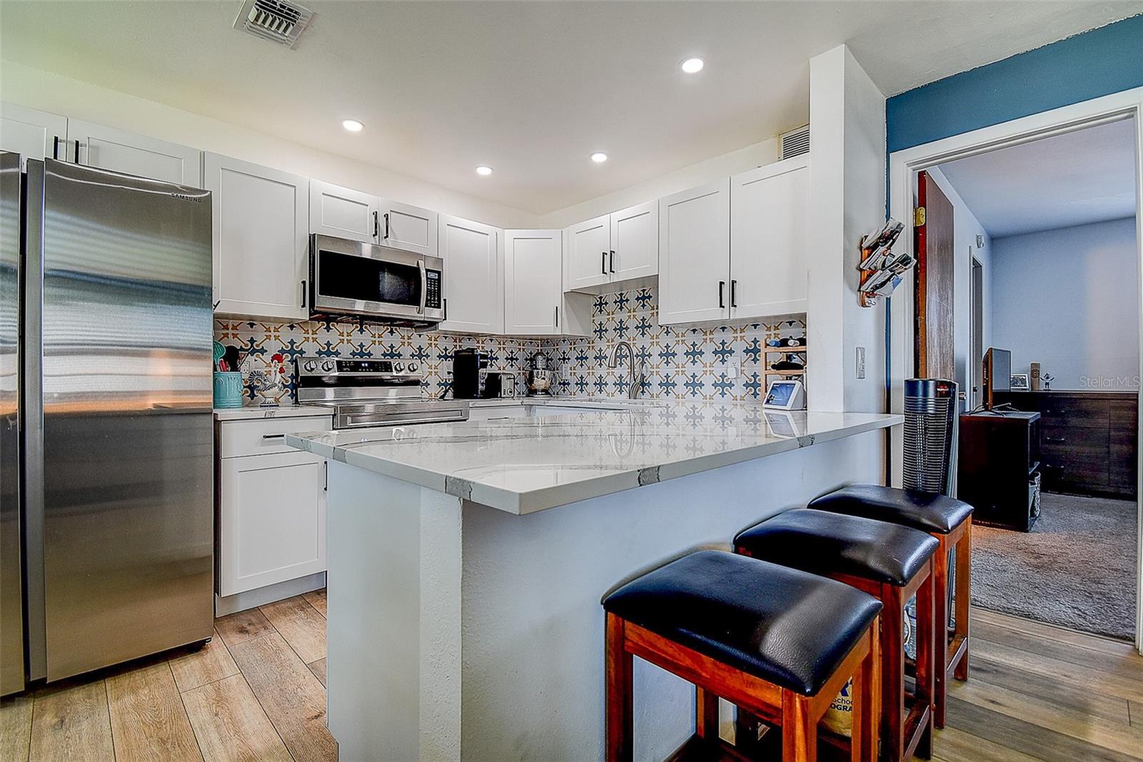 Image 11 of 32 For 4050 4th Street N 205