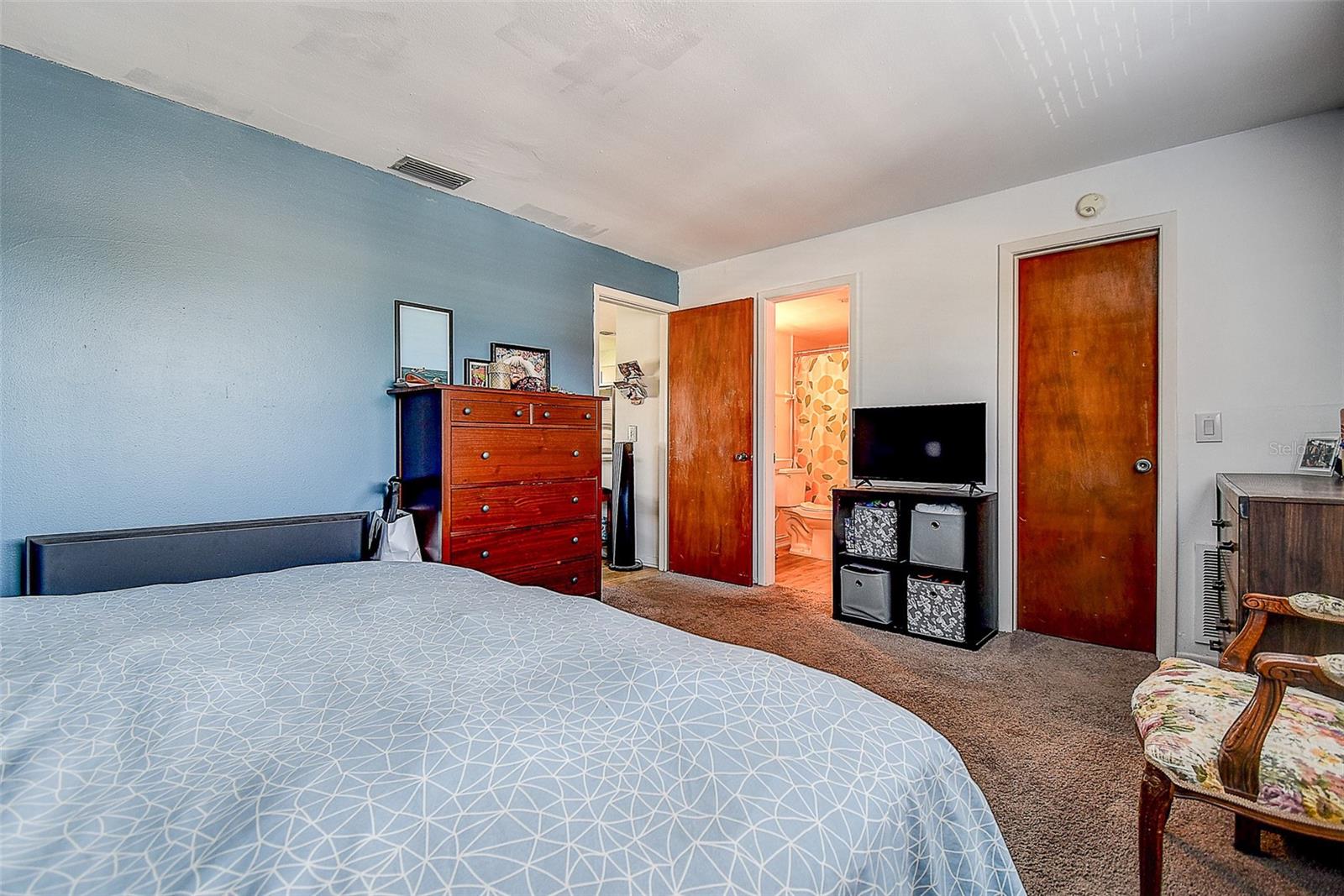 Image 15 of 32 For 4050 4th Street N 205