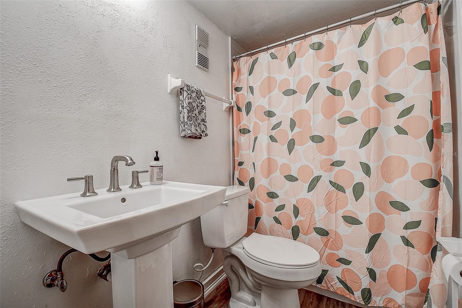 Image 16 of 32 For 4050 4th Street N 205