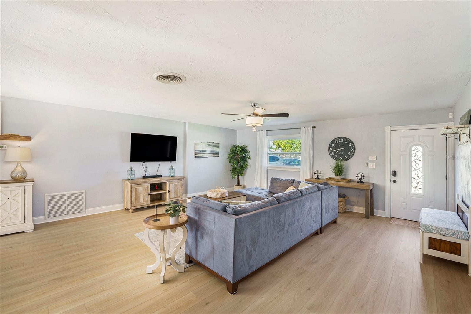 Image 4 of 26 For 6490 22nd Street S