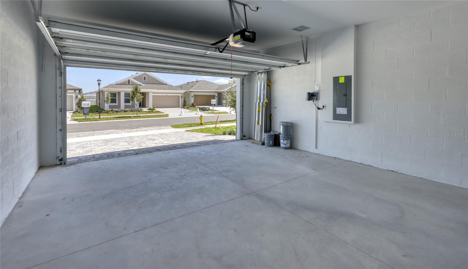 Image 21 of 33 For 6307 Roadstead Court