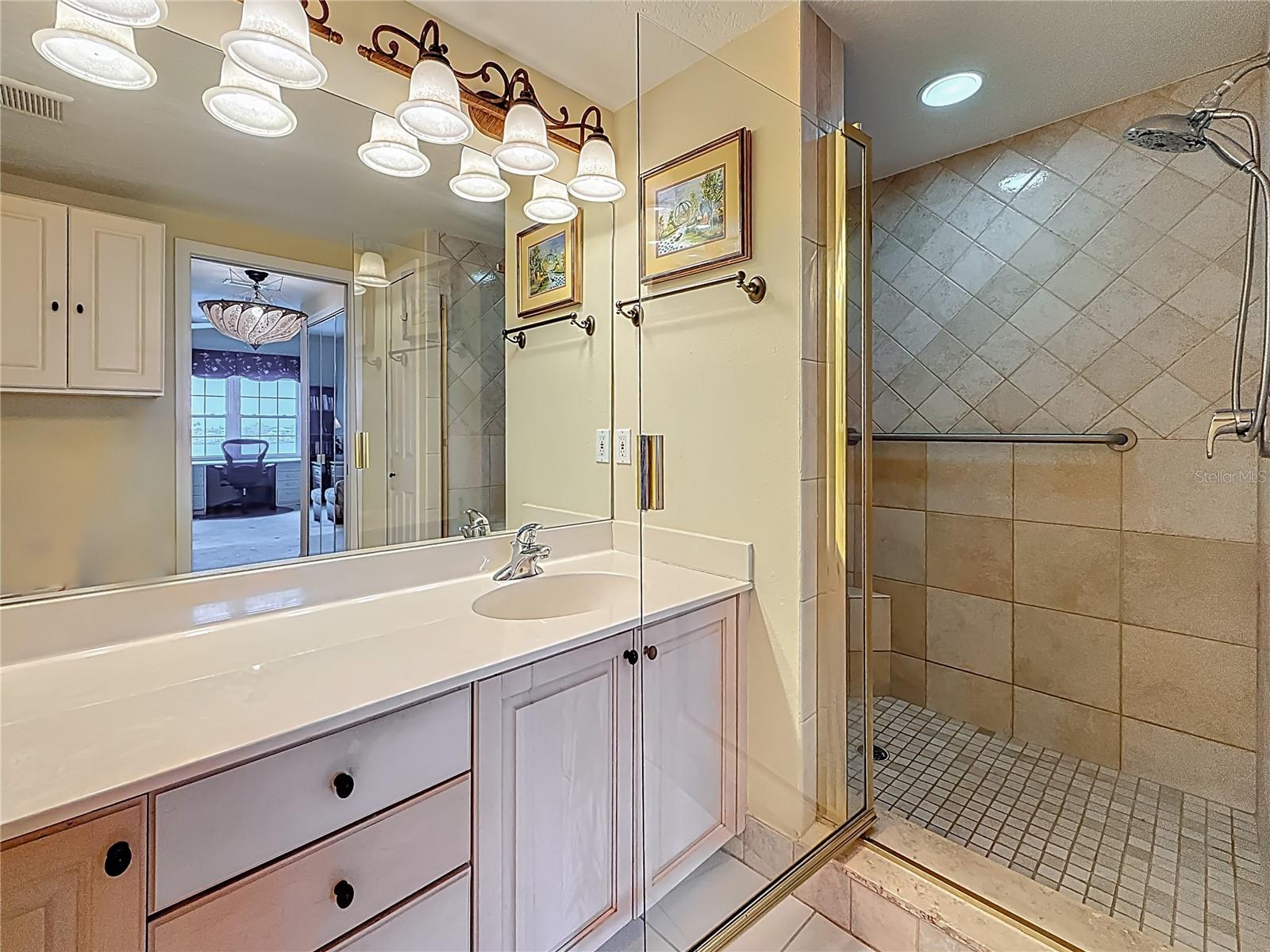 Image 28 of 96 For 399 150th Avenue 317