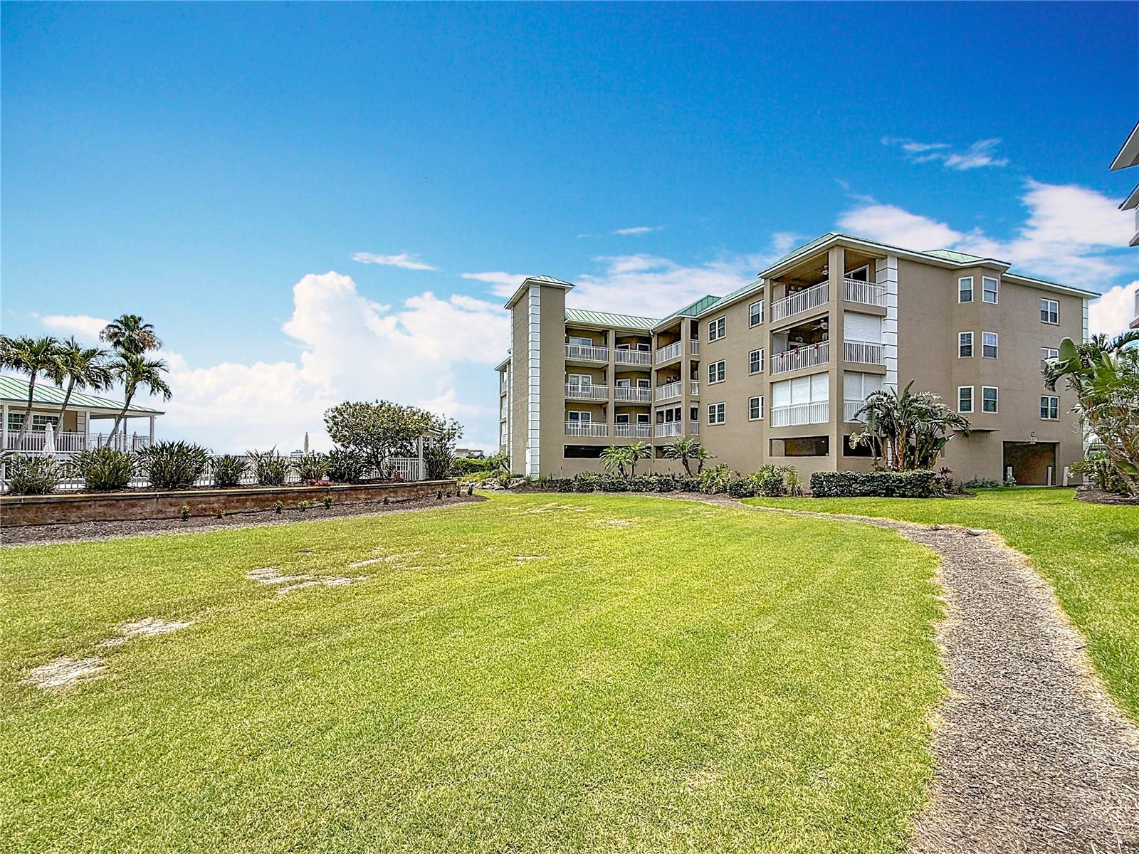 Image 52 of 96 For 399 150th Avenue 317