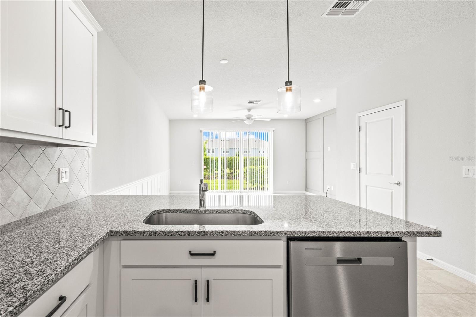 Image 13 of 37 For 31355 Amberview Bend