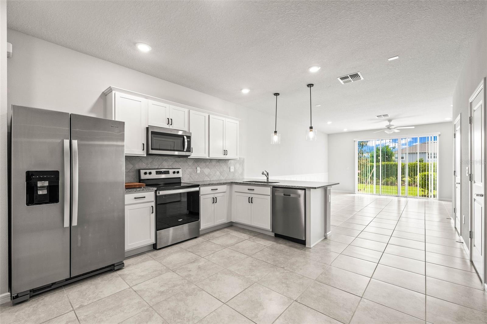Image 4 of 37 For 31355 Amberview Bend