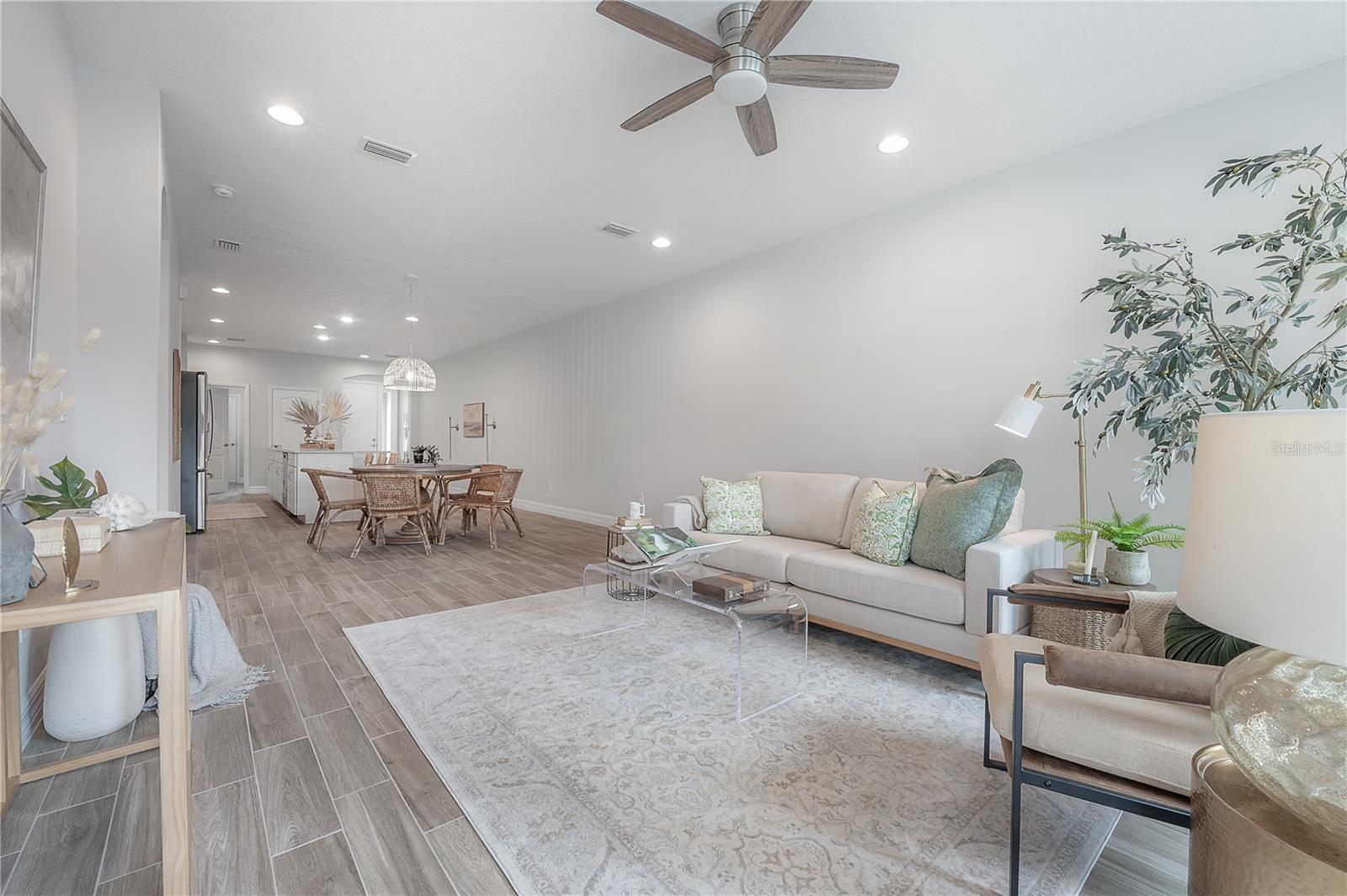 Image 17 of 49 For 212 Villa Luna Lane