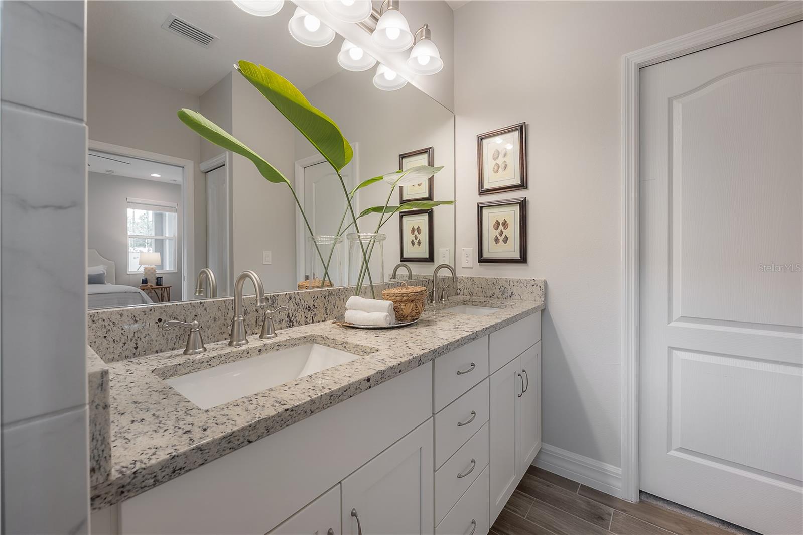 Image 27 of 49 For 212 Villa Luna Lane