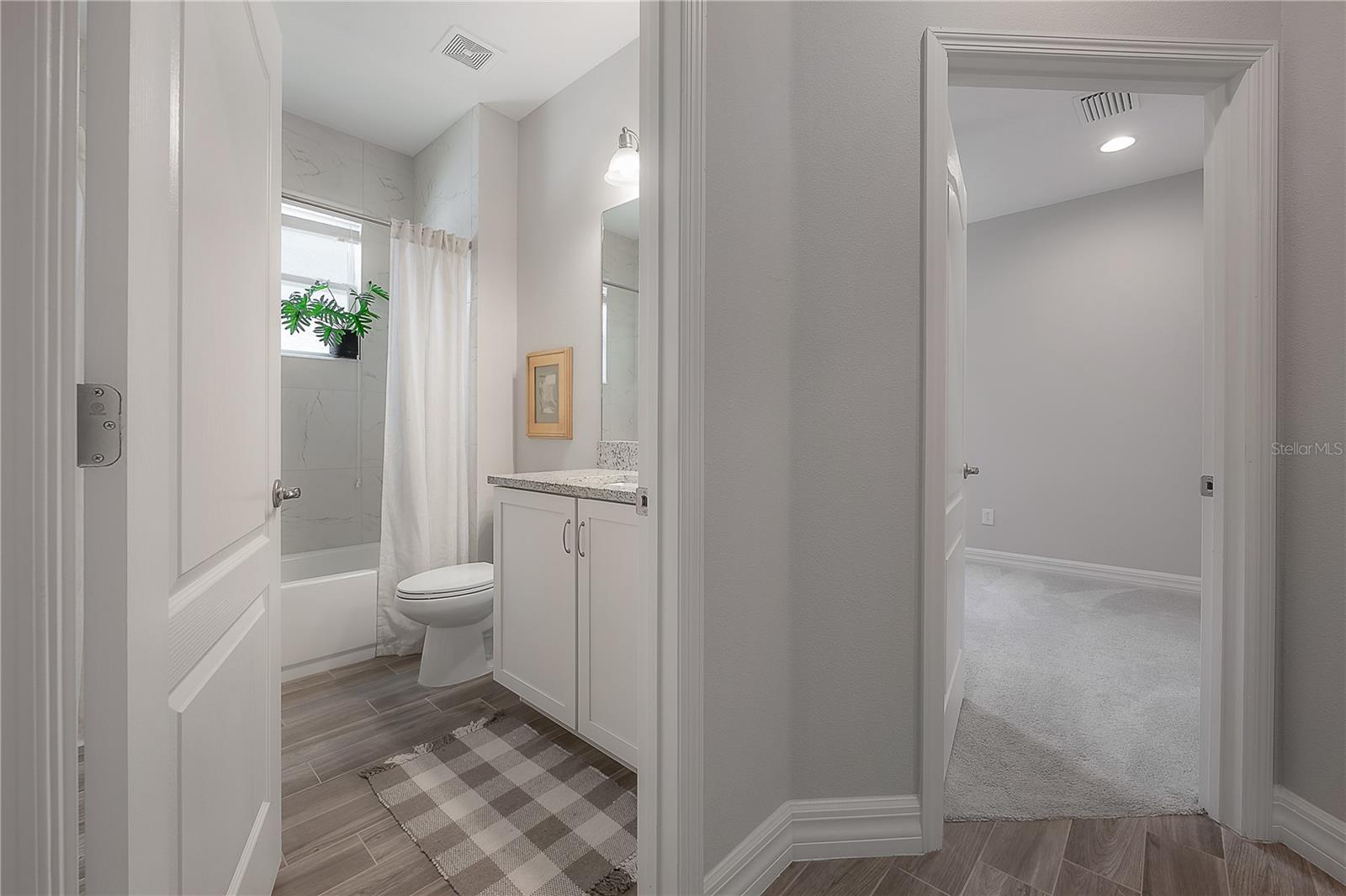 Image 35 of 49 For 212 Villa Luna Lane