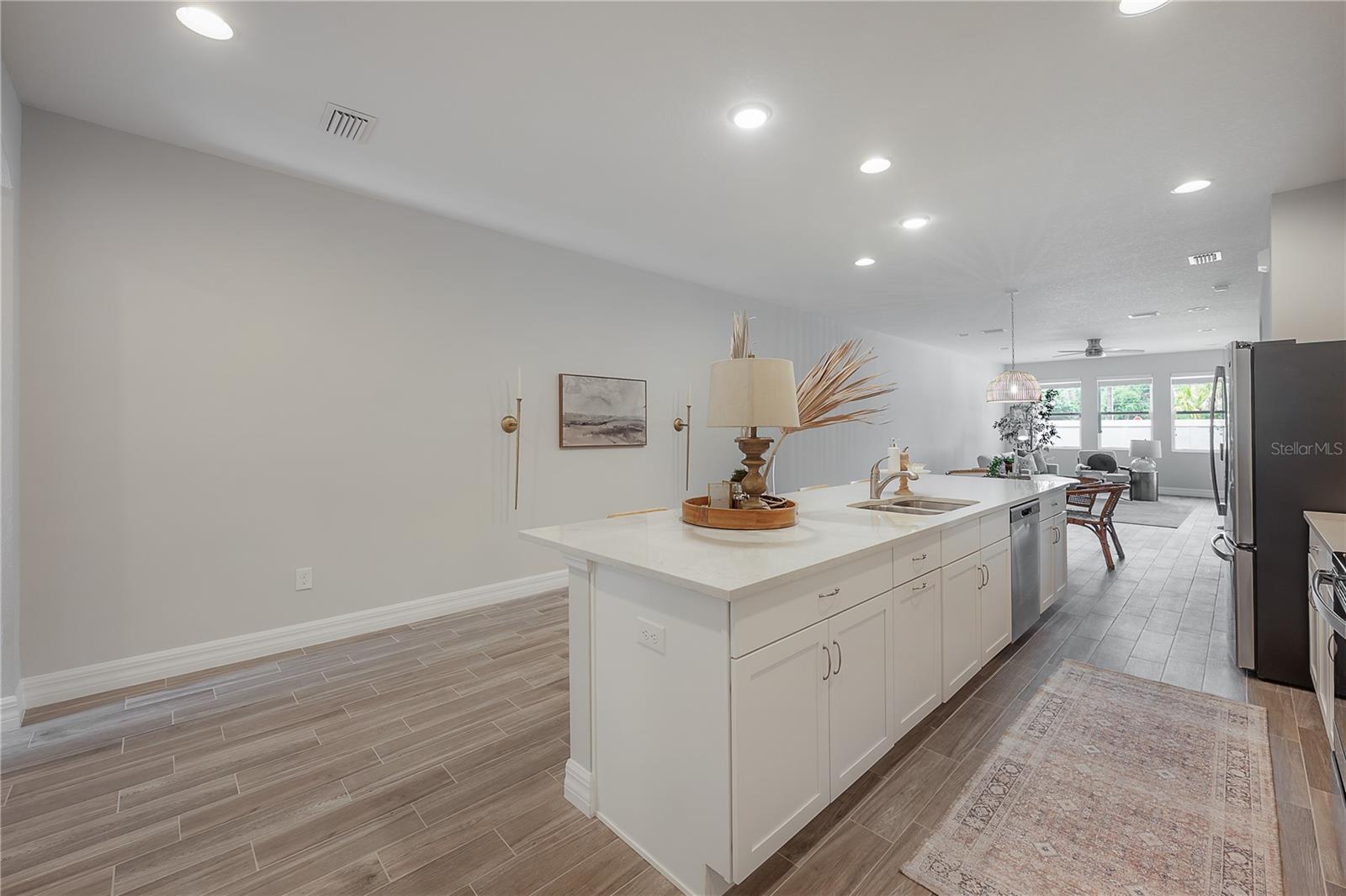 Image 6 of 49 For 212 Villa Luna Lane