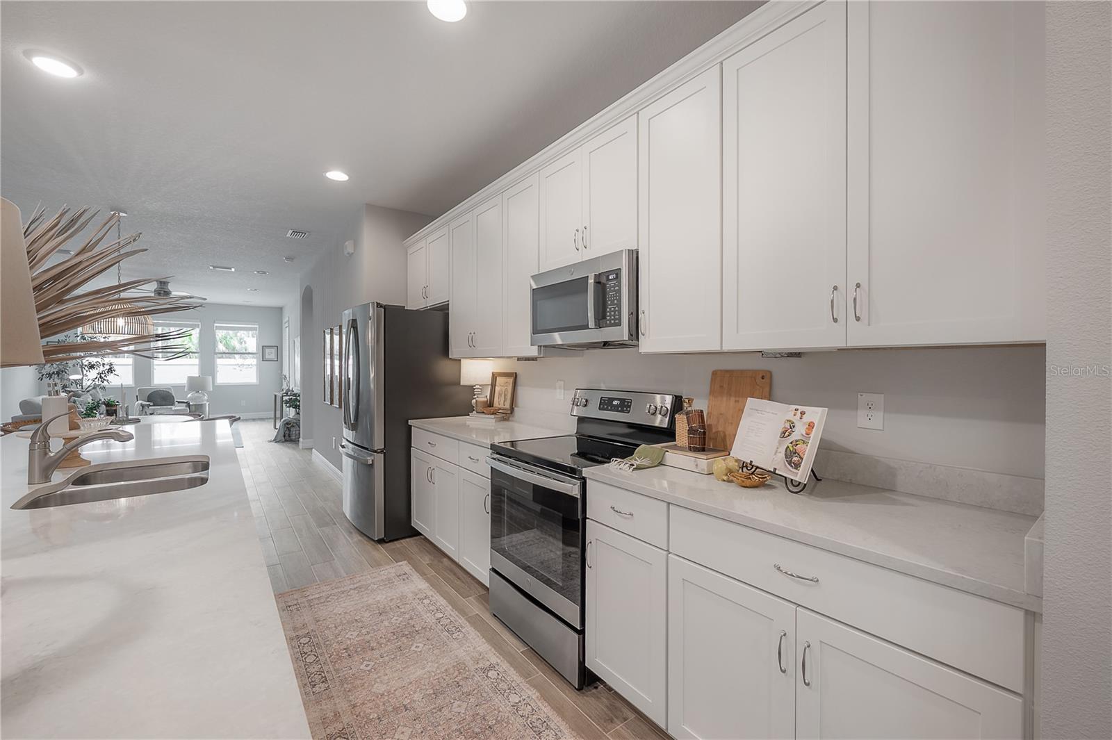 Image 7 of 49 For 212 Villa Luna Lane