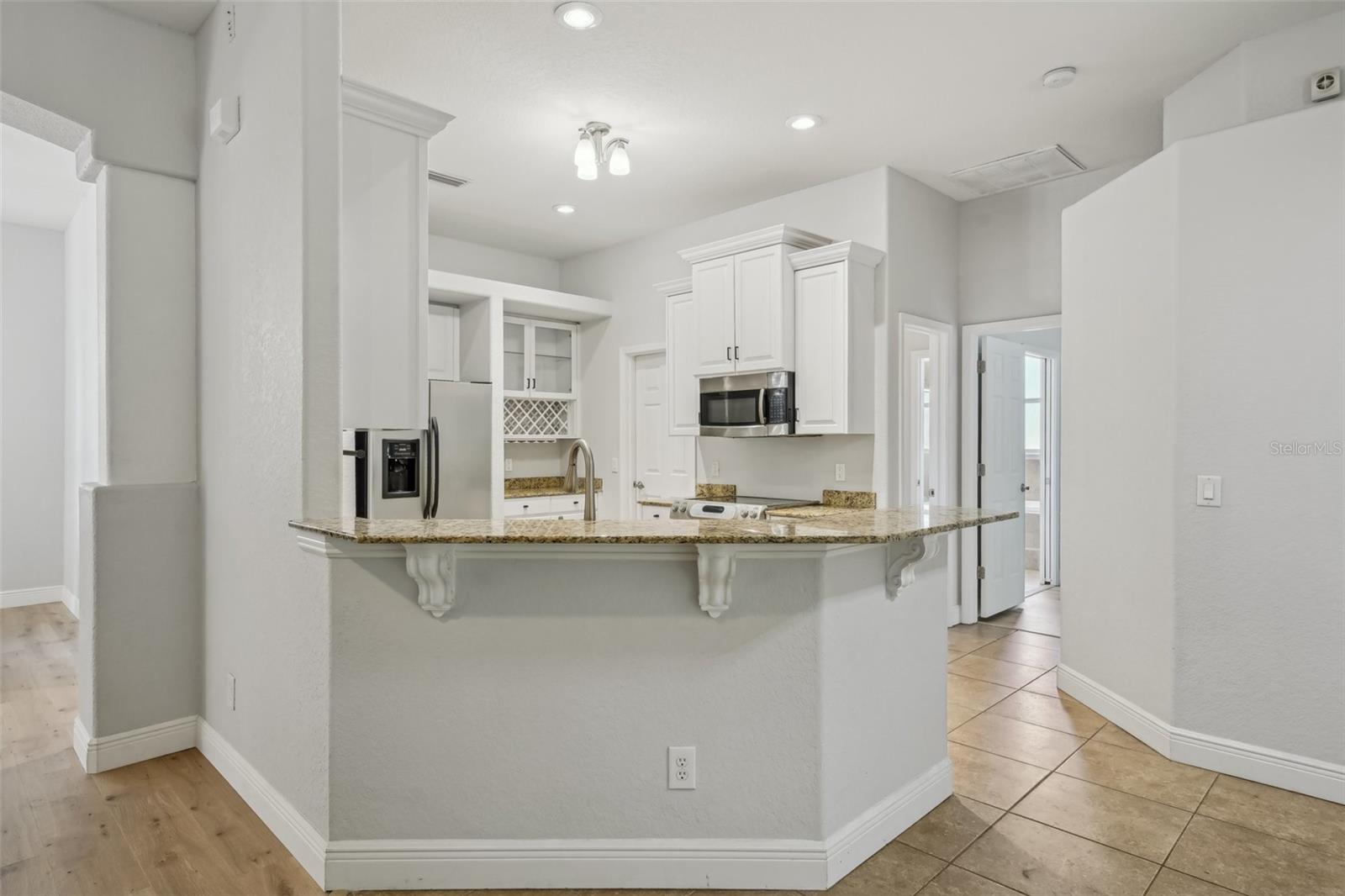 Image 20 of 85 For 707 9th Avenue Sw