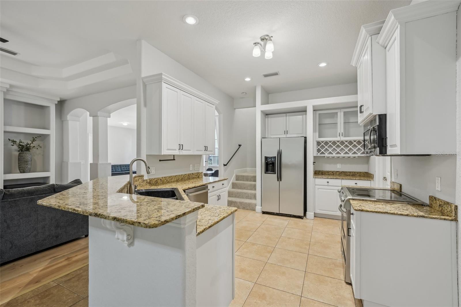 Image 21 of 85 For 707 9th Avenue Sw