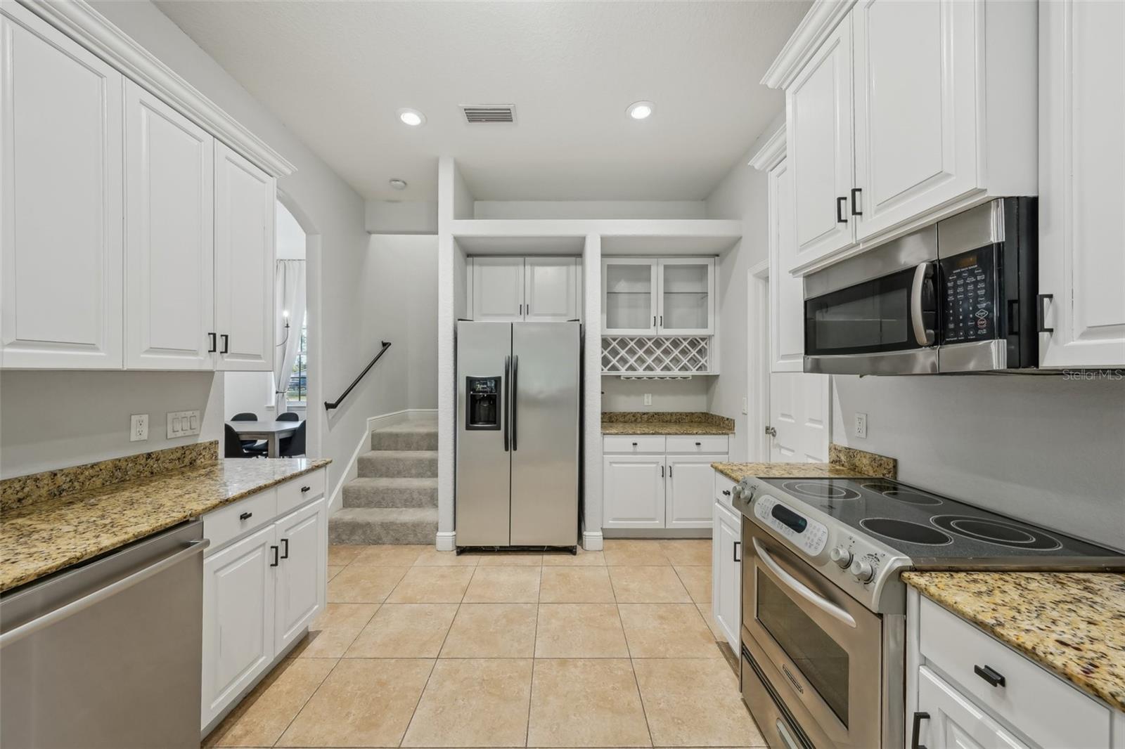 Image 22 of 85 For 707 9th Avenue Sw