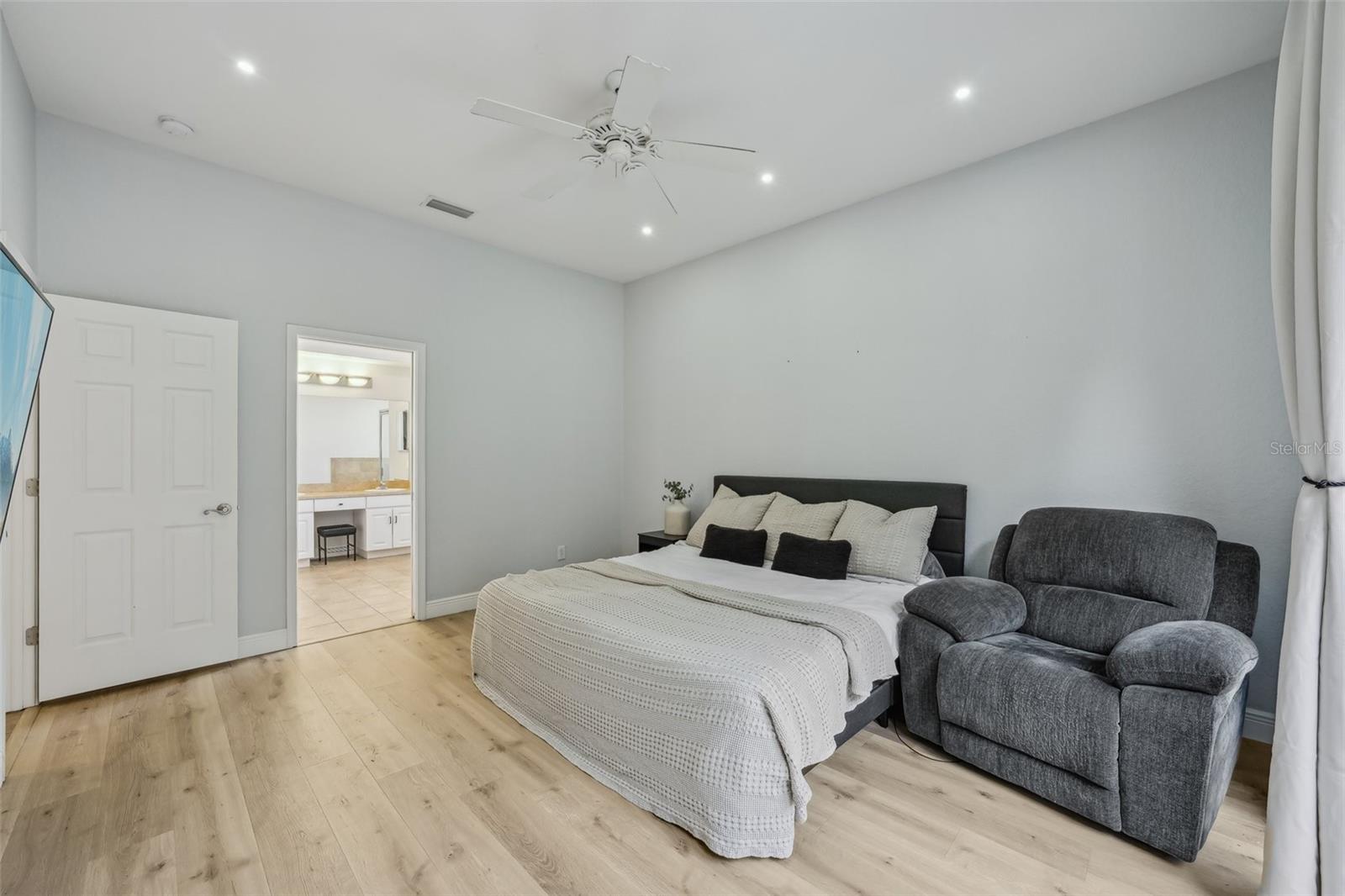 Image 35 of 85 For 707 9th Avenue Sw