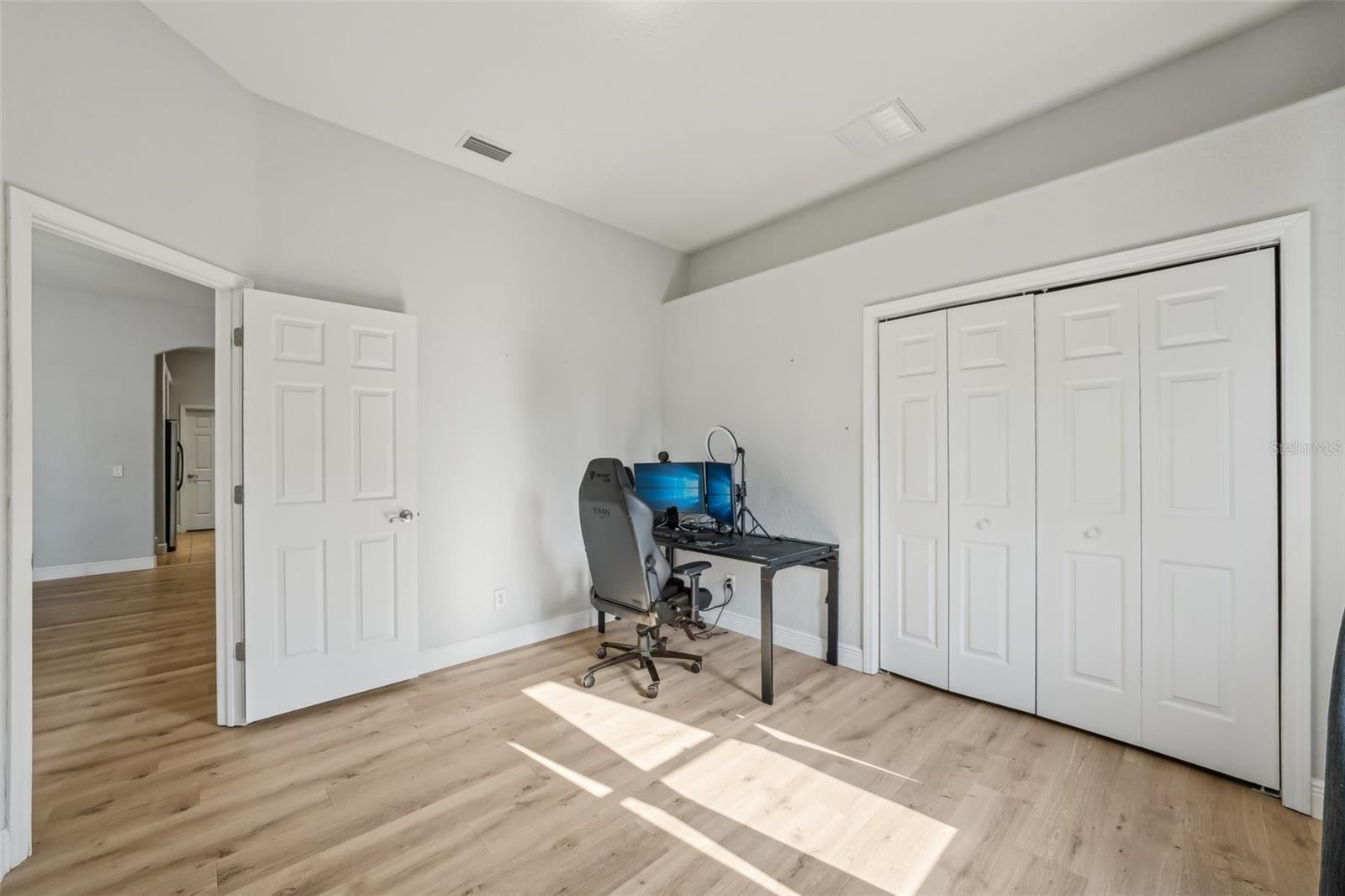 Image 47 of 85 For 707 9th Avenue Sw