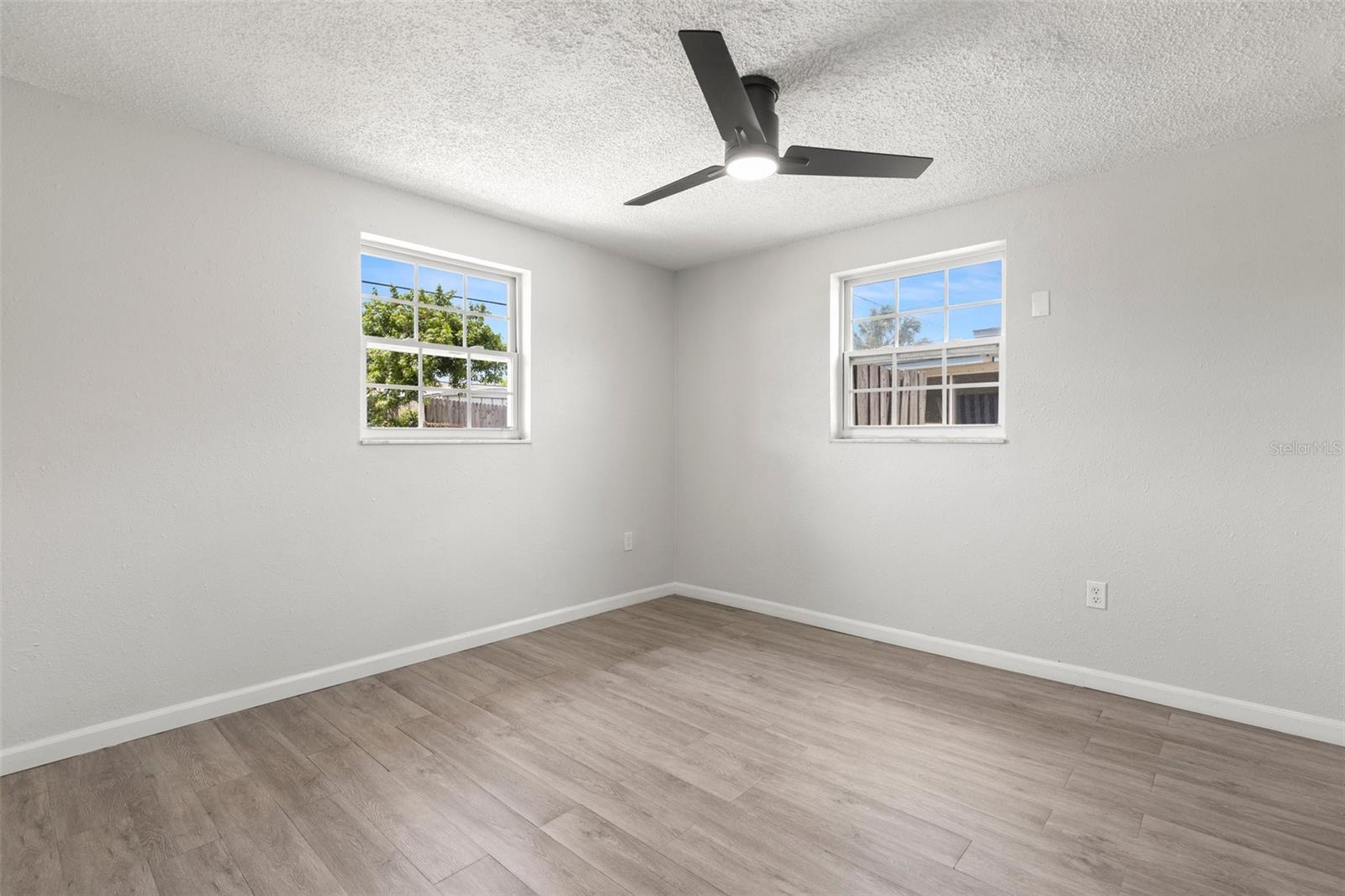 Image 21 of 34 For 3337 Winder Drive