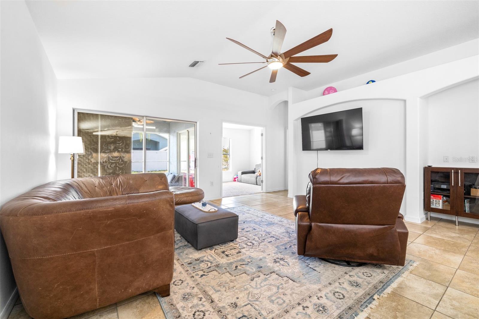 Listing photo id 17 for 12136 Luftburrow Lane