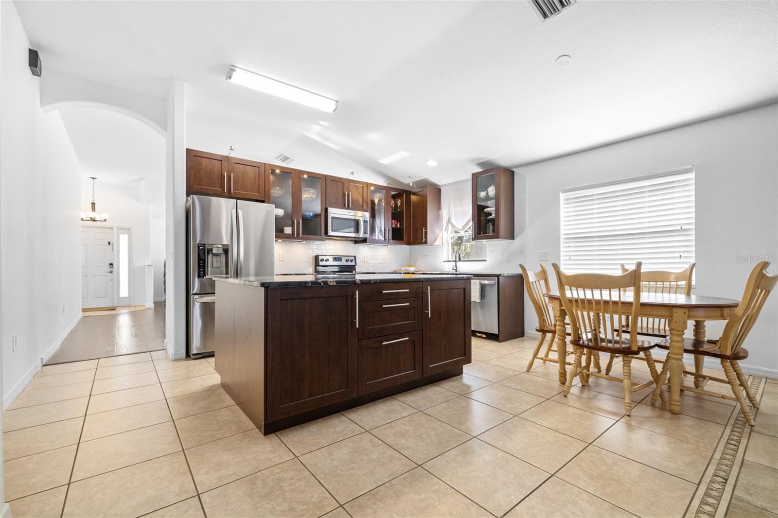 Listing photo id 5 for 12136 Luftburrow Lane
