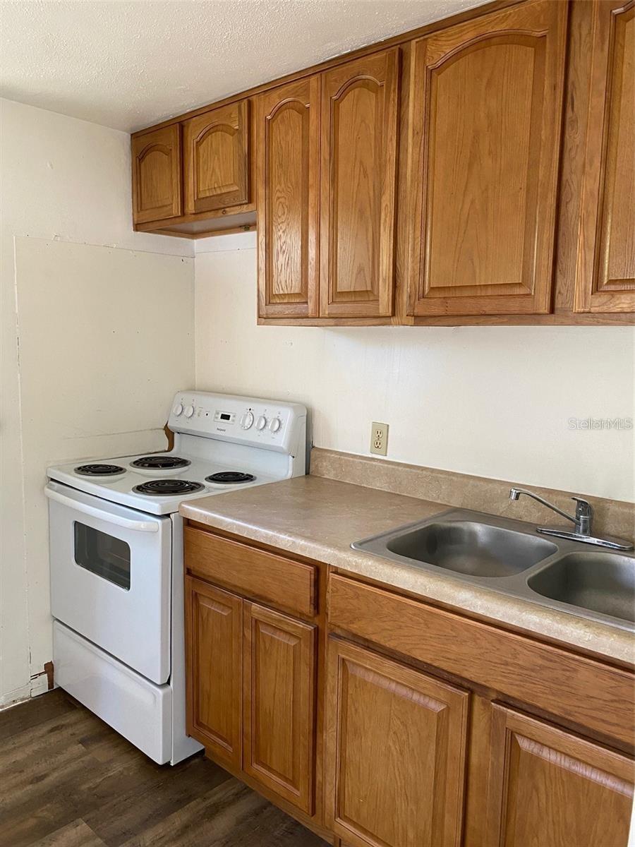 Image 21 of 22 For 5714 Kenwood Avenue