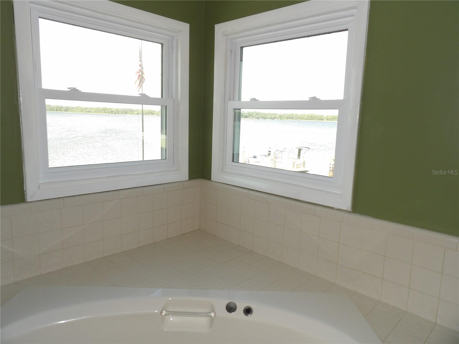 Image 17 of 46 For 31 Freshwater Drive