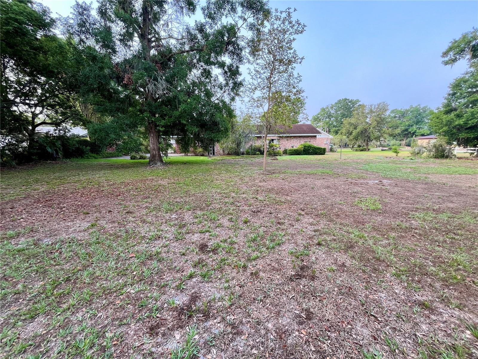 Image 14 of 21 For 1002 Pinedale Drive