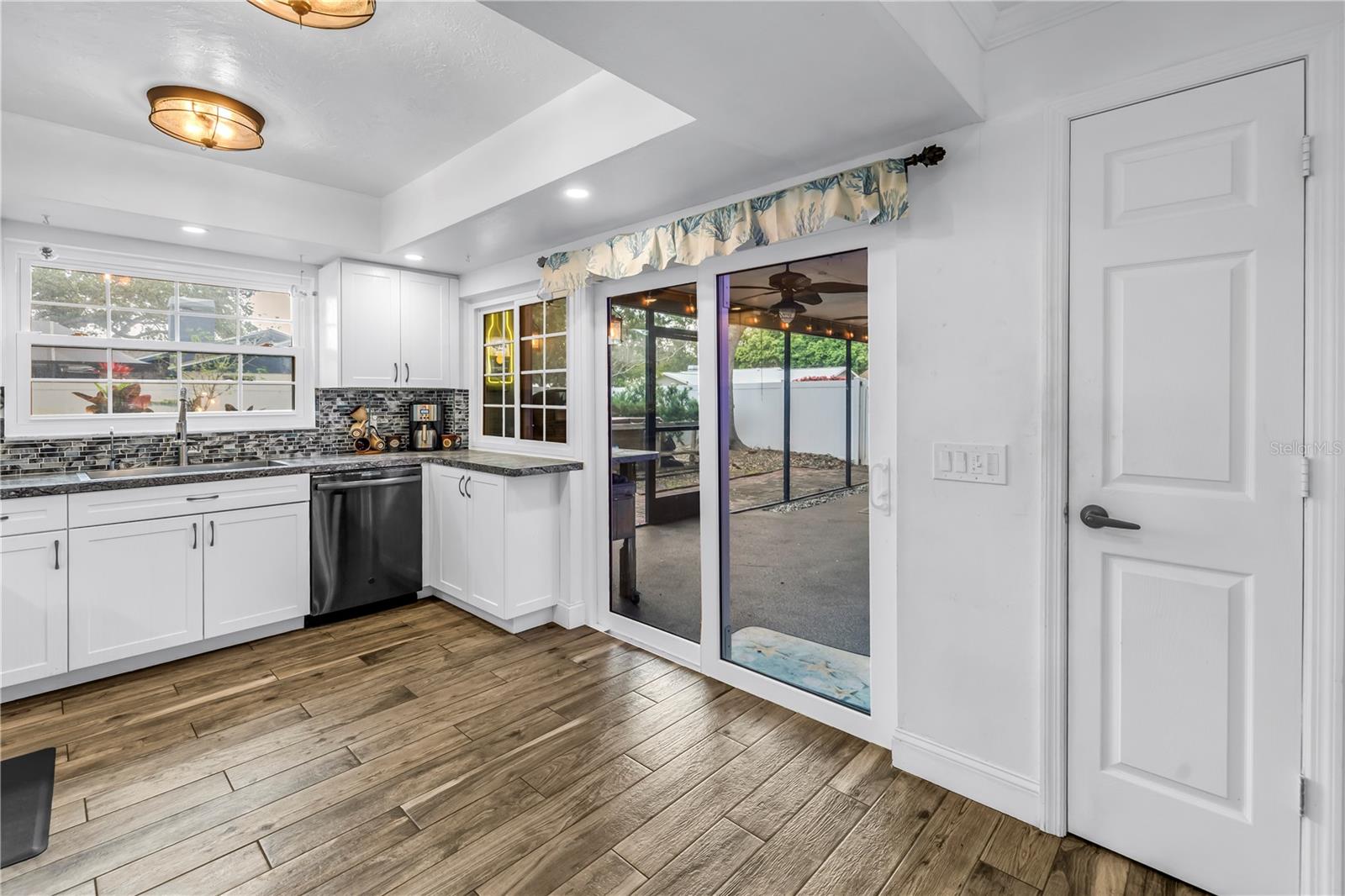 Image 11 of 34 For 9611 107th Avenue N