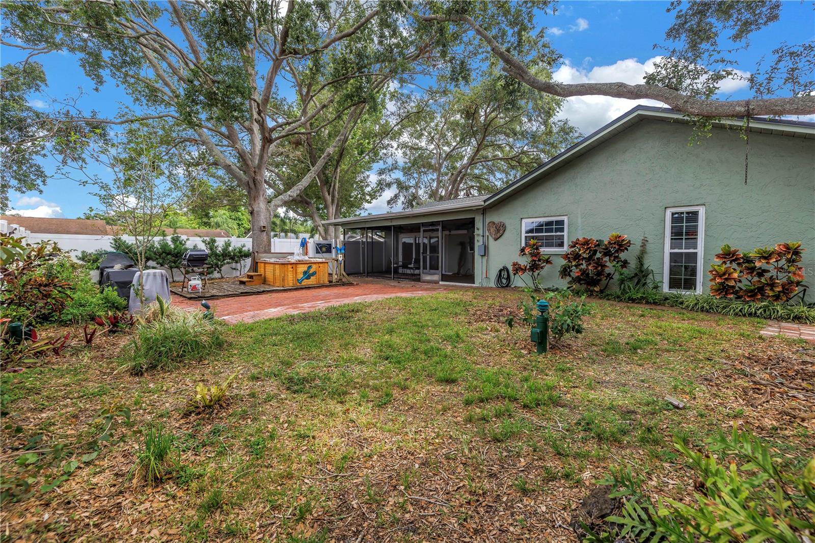 Image 23 of 34 For 9611 107th Avenue N
