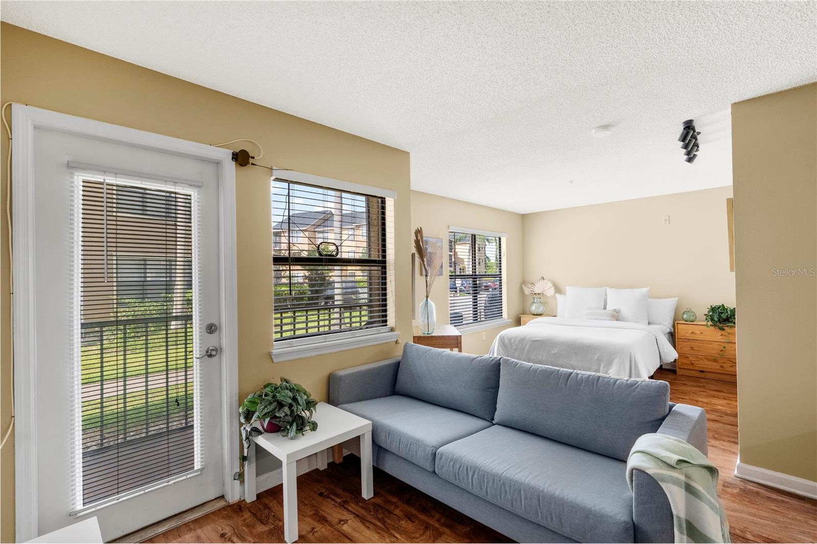 Image 11 of 29 For 11901 4th Street N 5111
