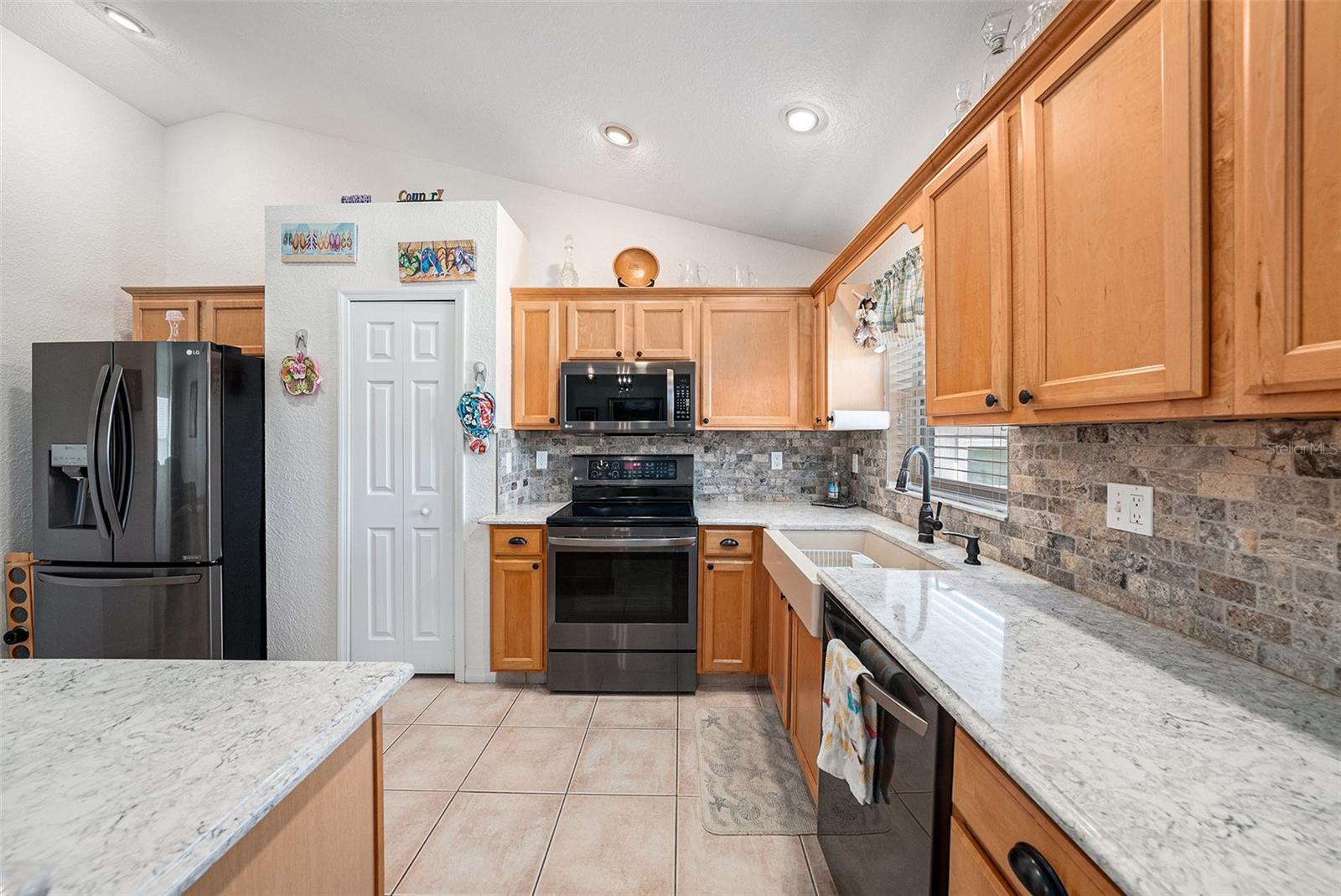 Listing photo id 8 for 2611 San Luis Road