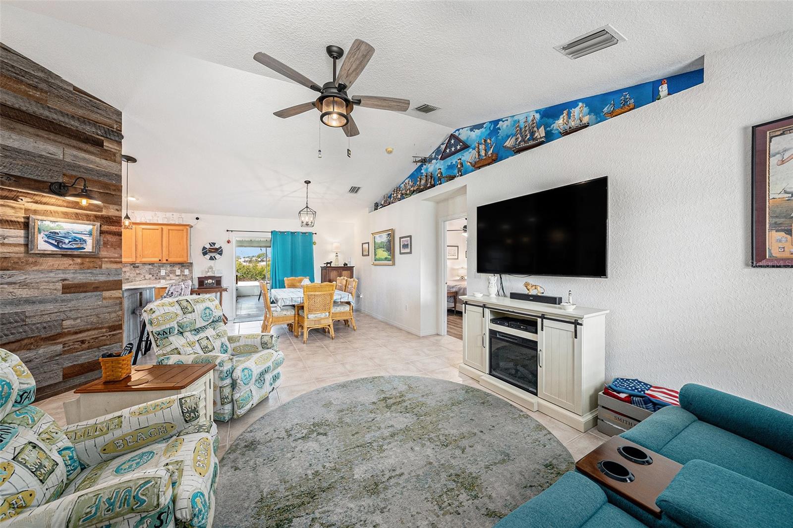 Listing photo id 3 for 2611 San Luis Road