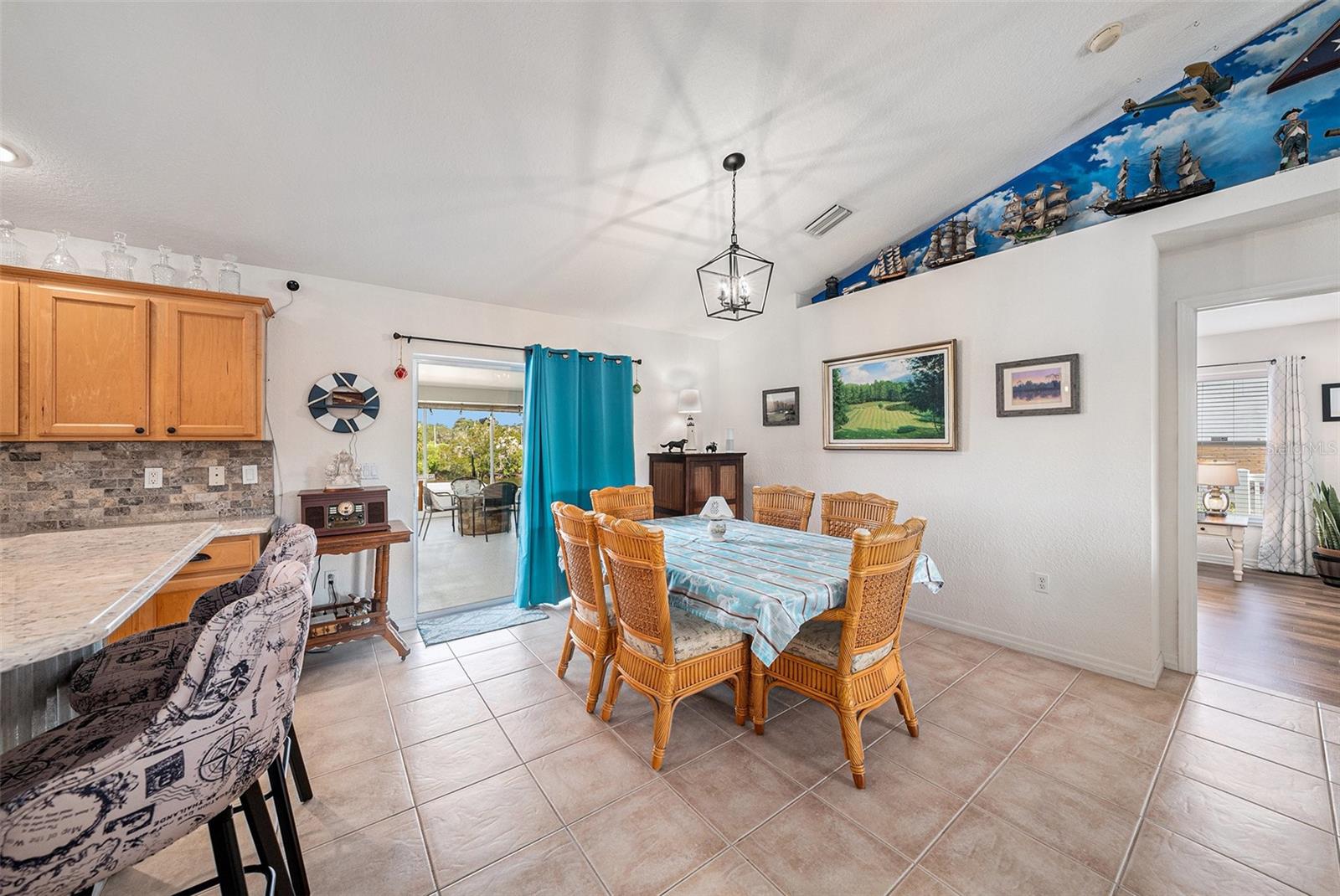 Listing photo id 6 for 2611 San Luis Road