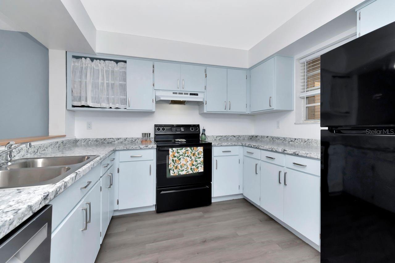 Image 23 of 57 For 6817 Stones Throw Circle N 17203