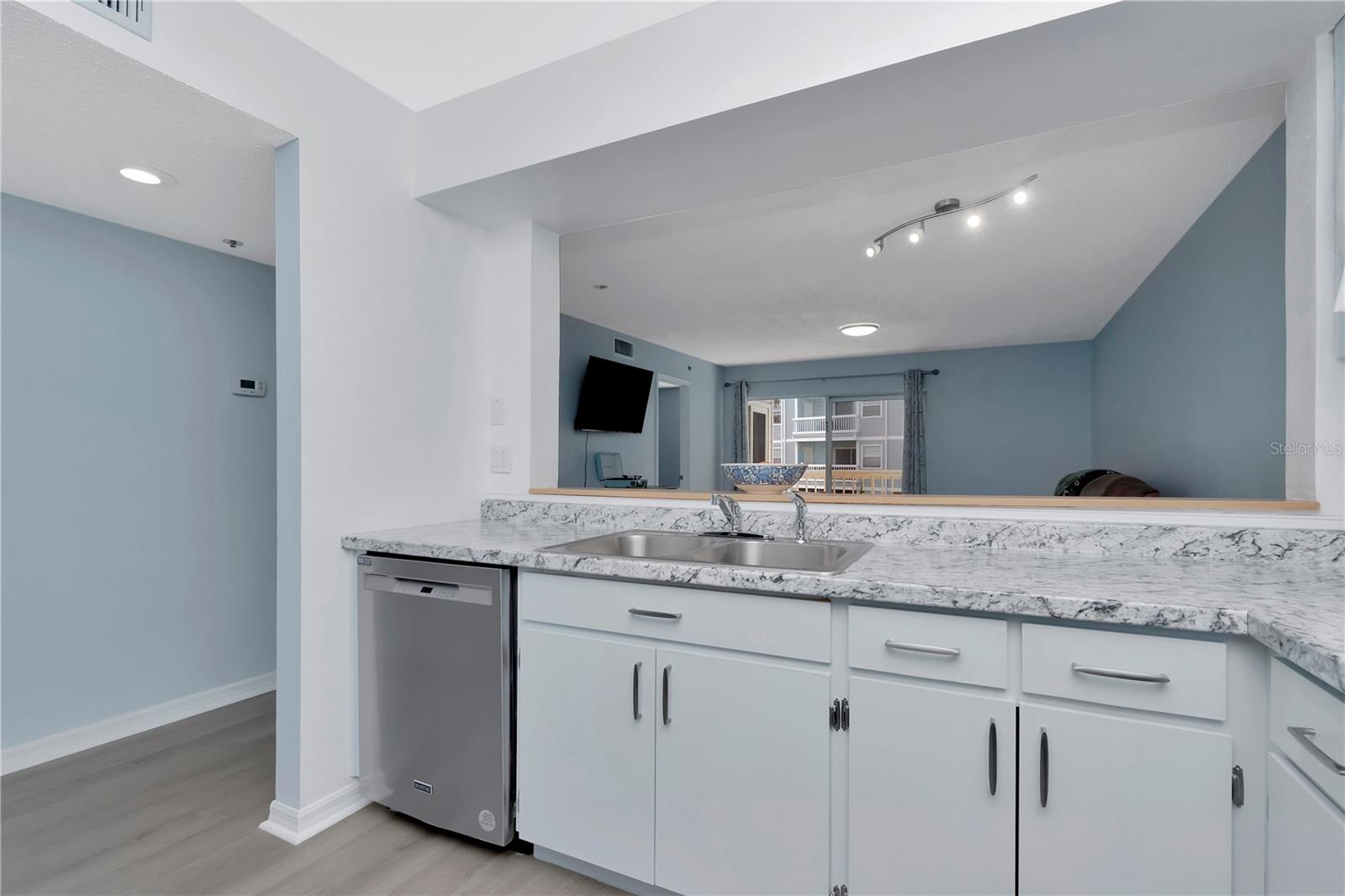Image 6 of 57 For 6817 Stones Throw Circle N 17203