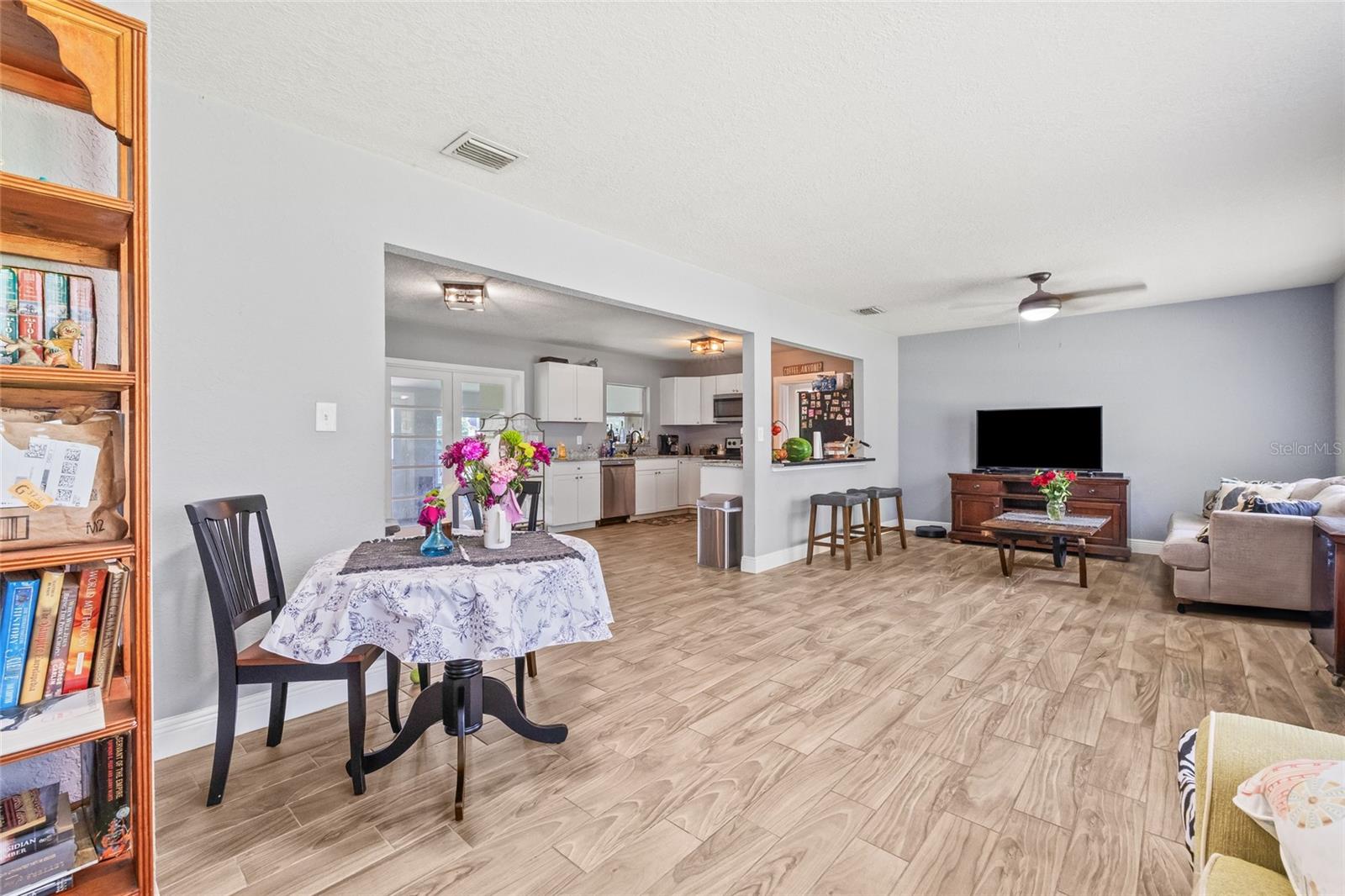 Listing photo id 12 for 1607 Bell Shoals Road